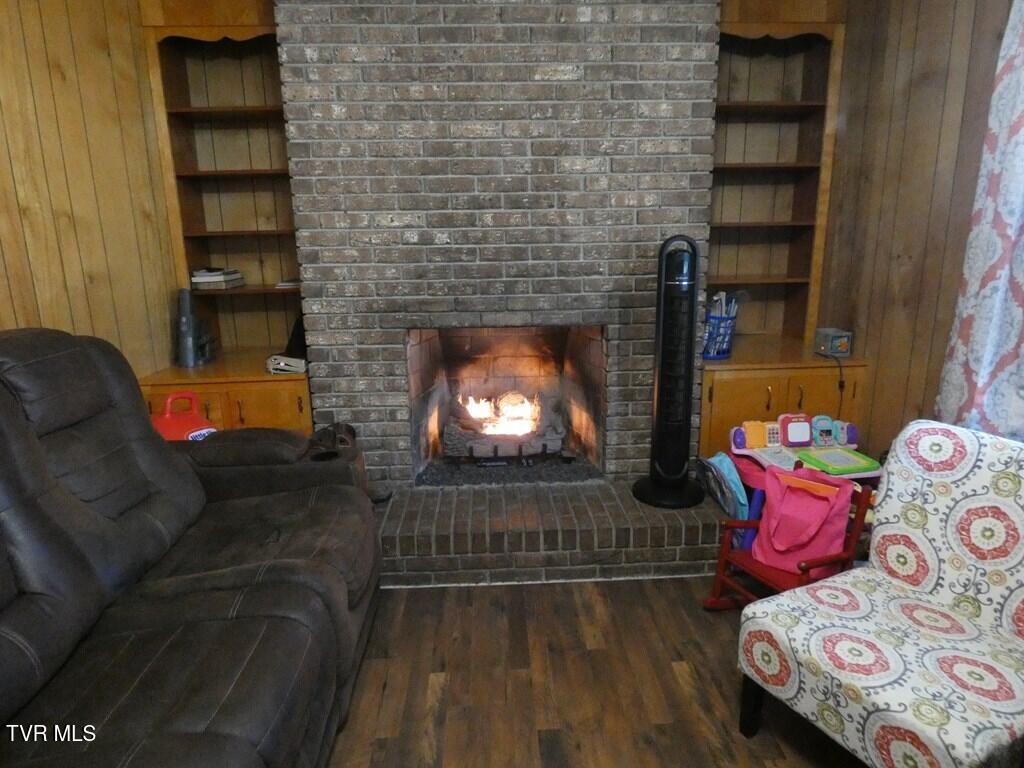 10351 Forest Hill Drive Property Photo 4