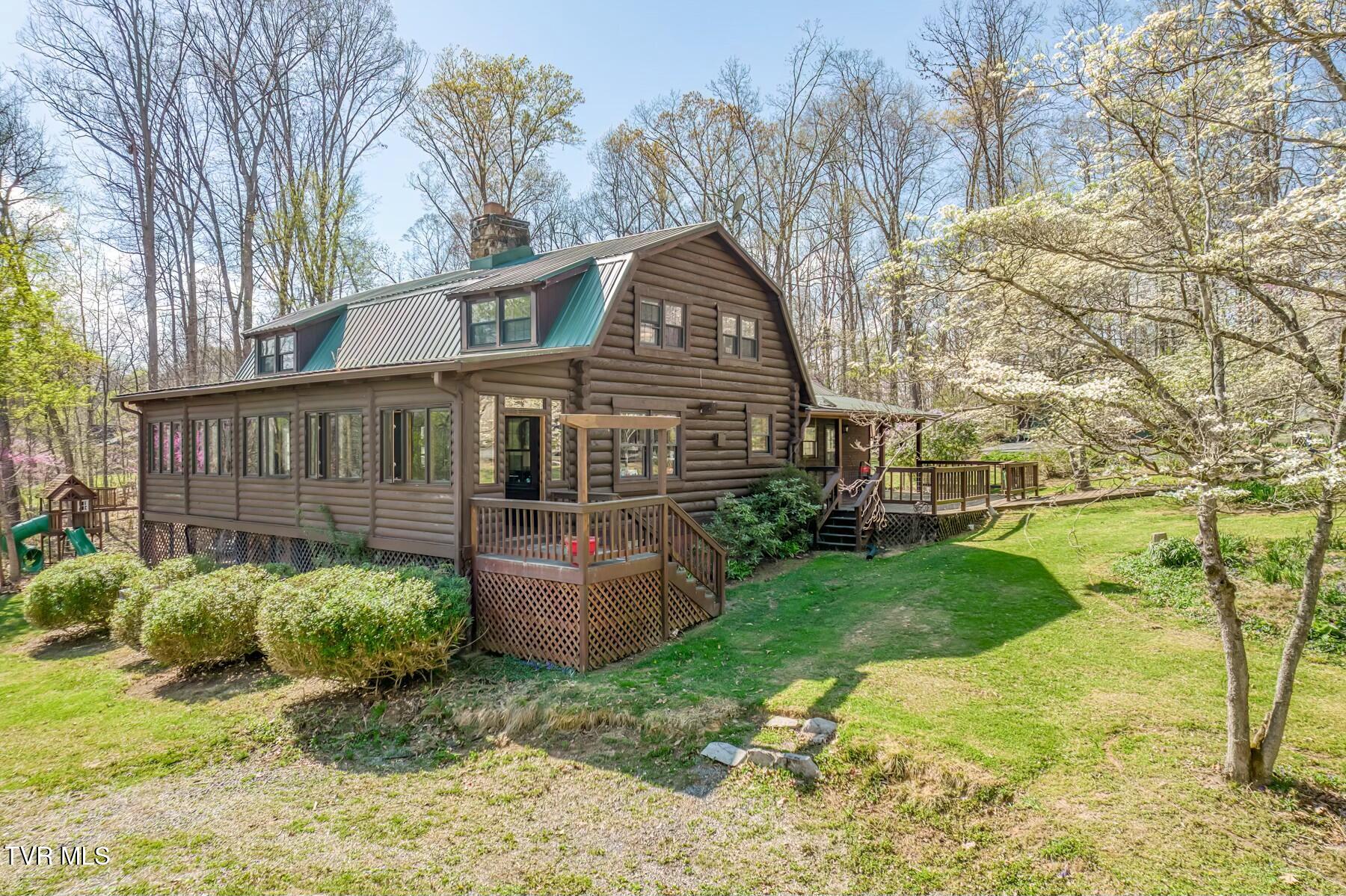 381 Buckingham Road Property Photo 1
