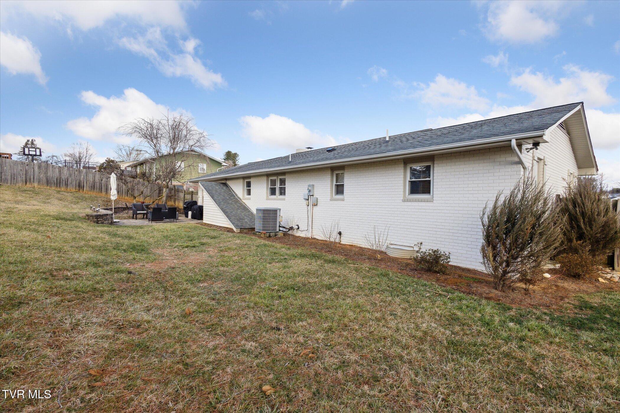 1039 Southwest Panorama Dr Drive Property Photo 29