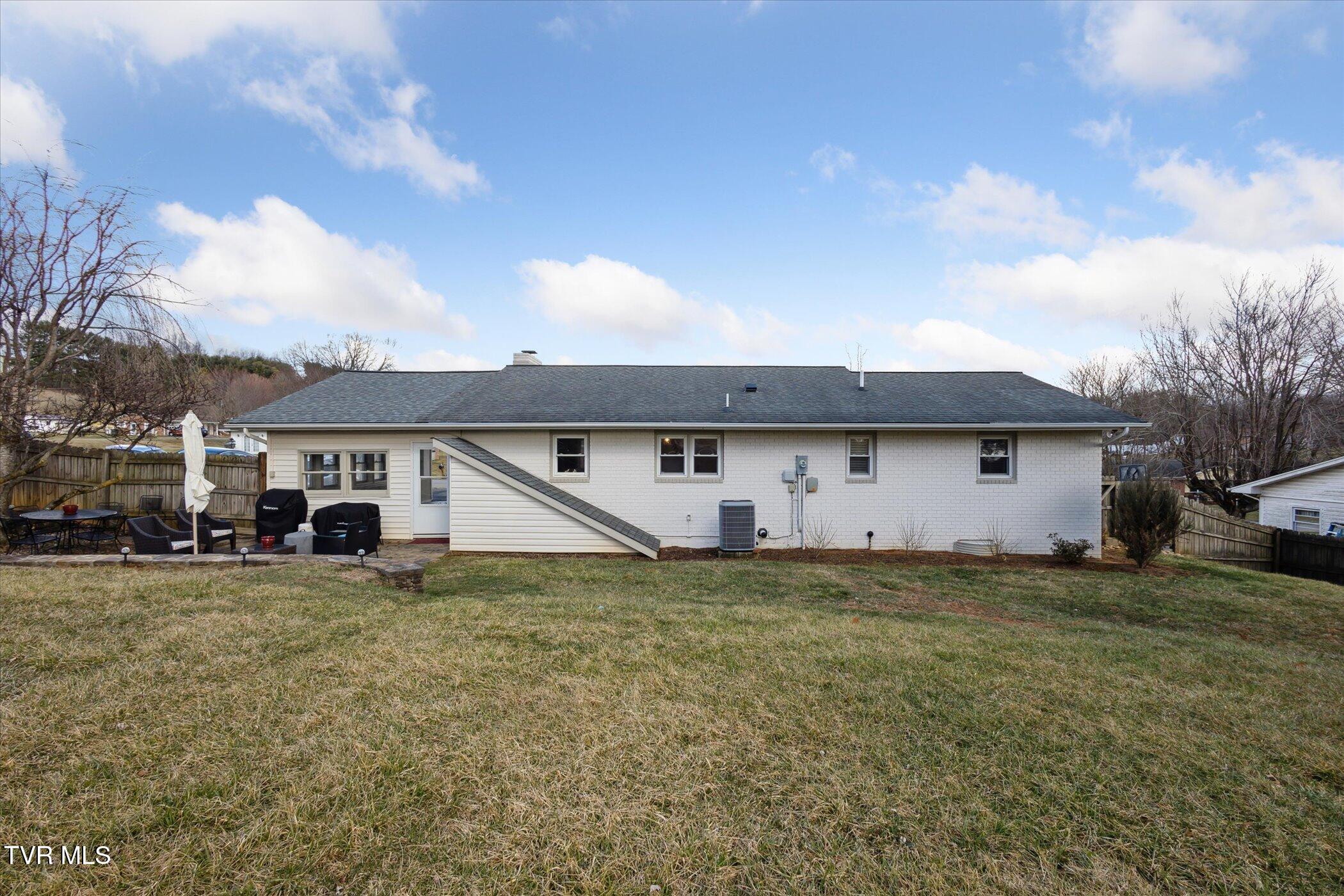 1039 Southwest Panorama Dr Drive Property Photo 30