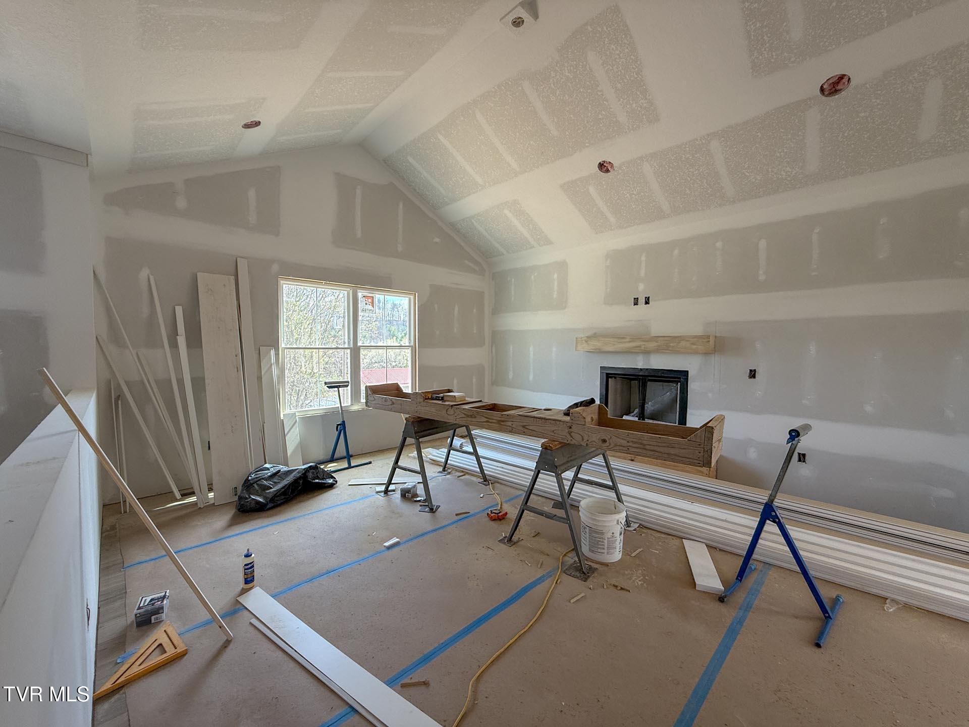 1110 Miller Drive Property Photo 3