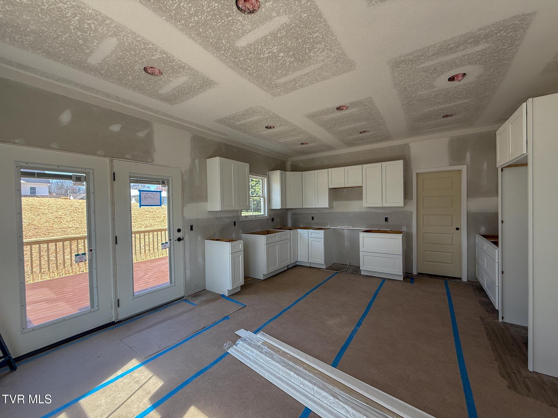 1110 Miller Drive Property Photo 4