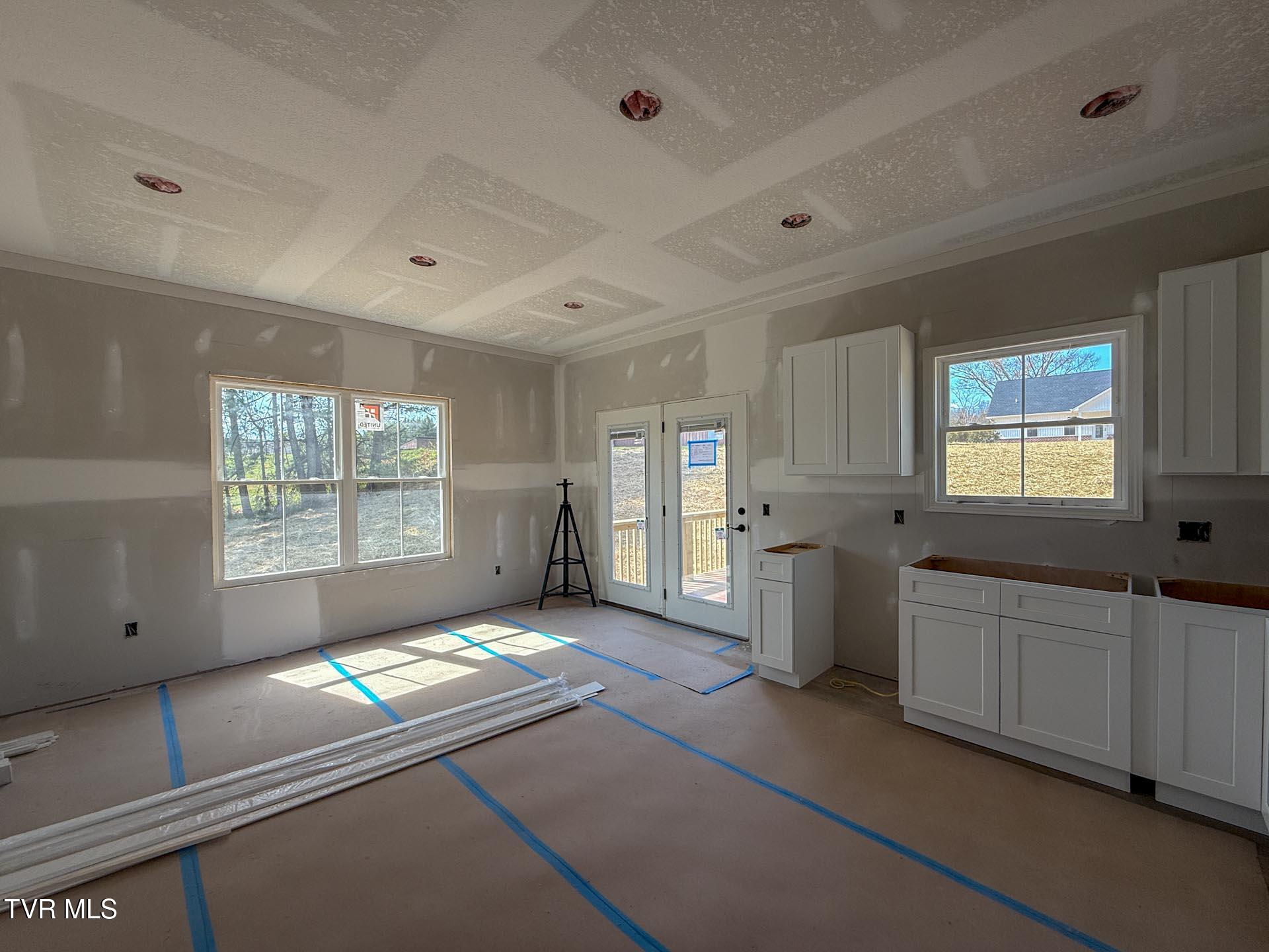 1110 Miller Drive Property Photo 7
