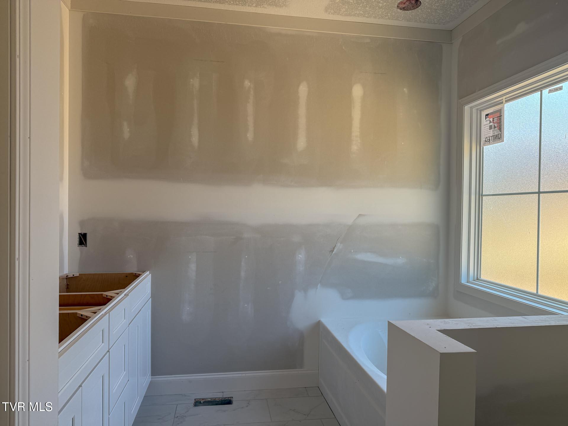 1110 Miller Drive Property Photo 9