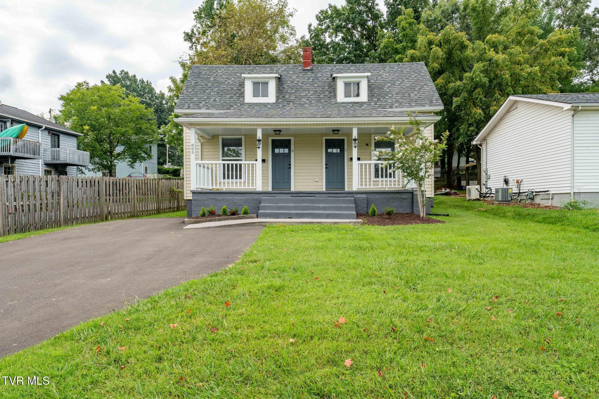 805 West Main Street Property Photo