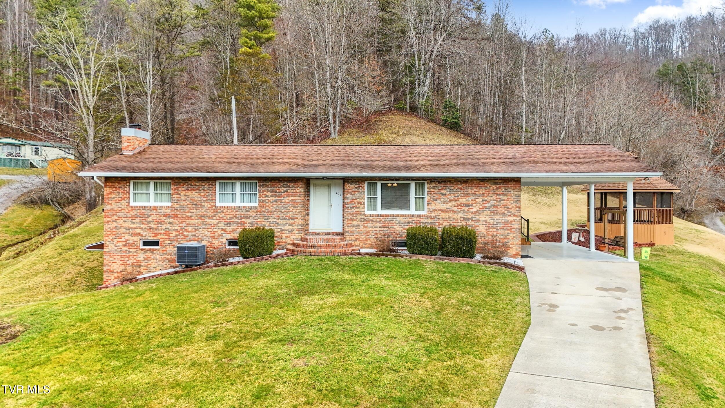 193 Old Barn Road Property Photo