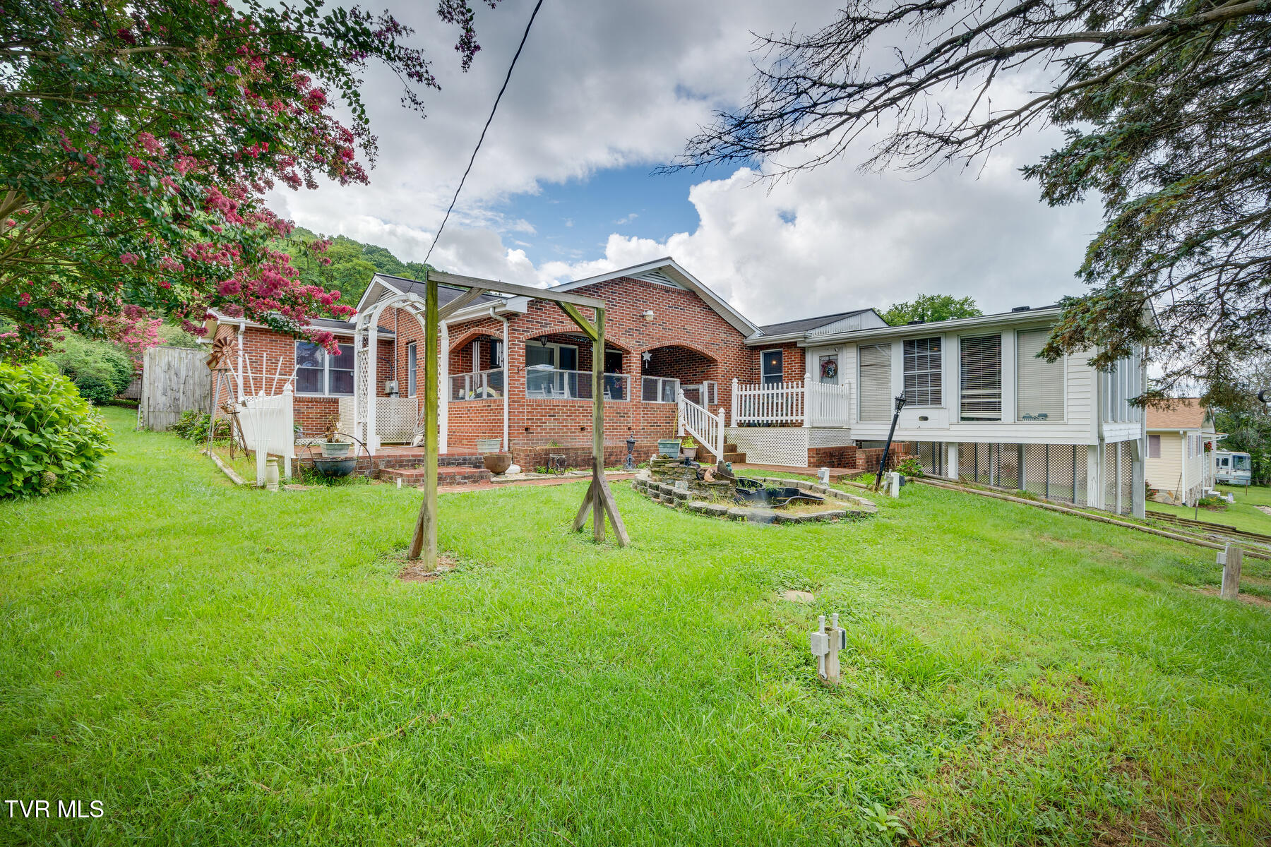 Sunnyside Add Real Estate Listings Main Image