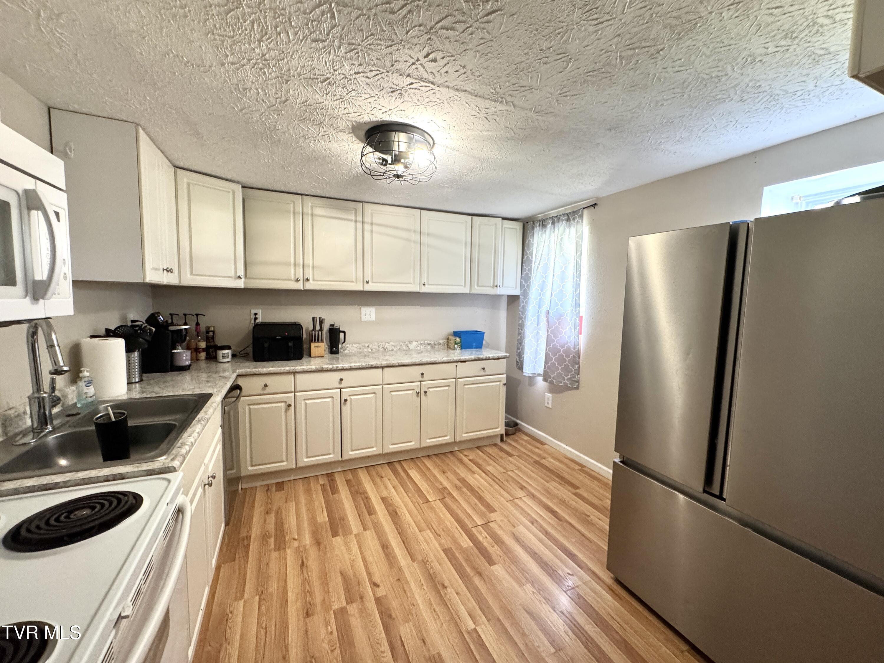 307 Northwest Craig Street Property Photo 10