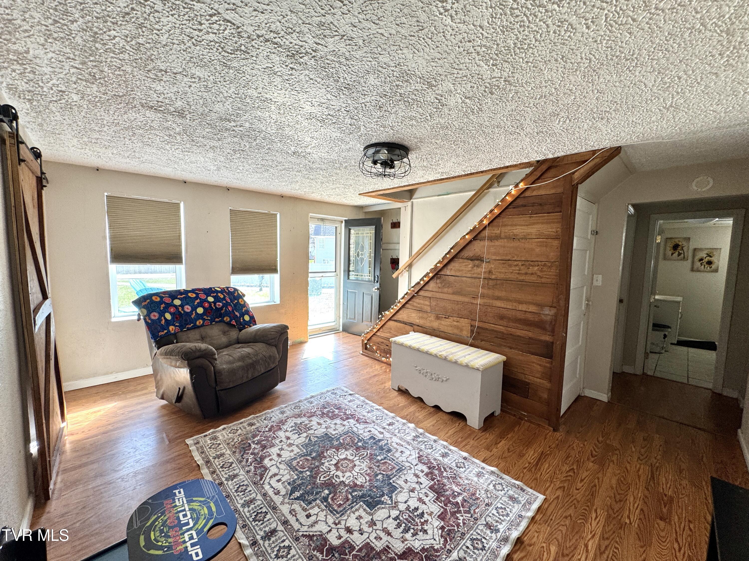 307 Northwest Craig Street Property Photo 12