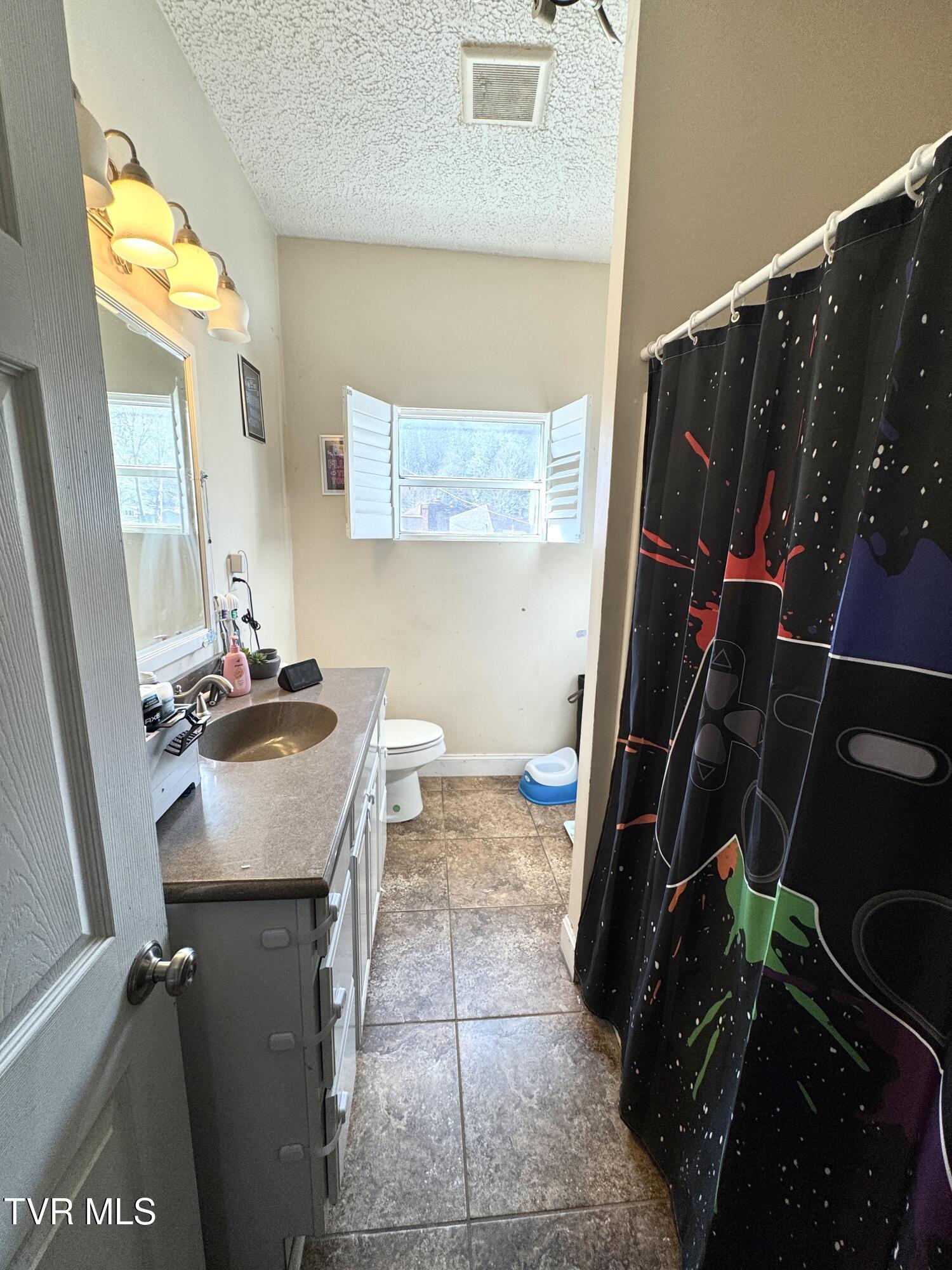 307 Northwest Craig Street Property Photo 17