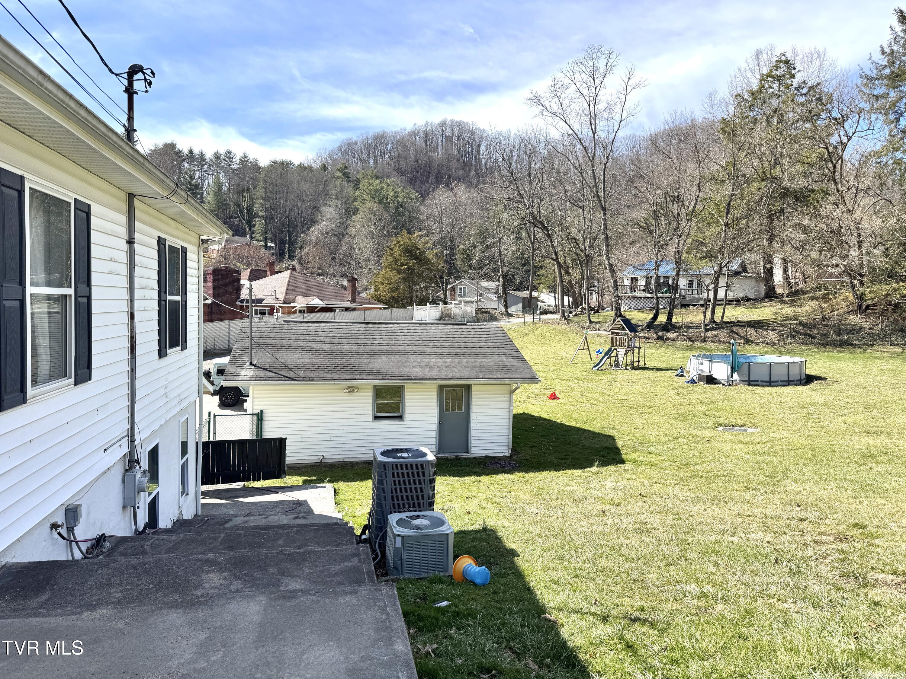 307 Northwest Craig Street Property Photo 25