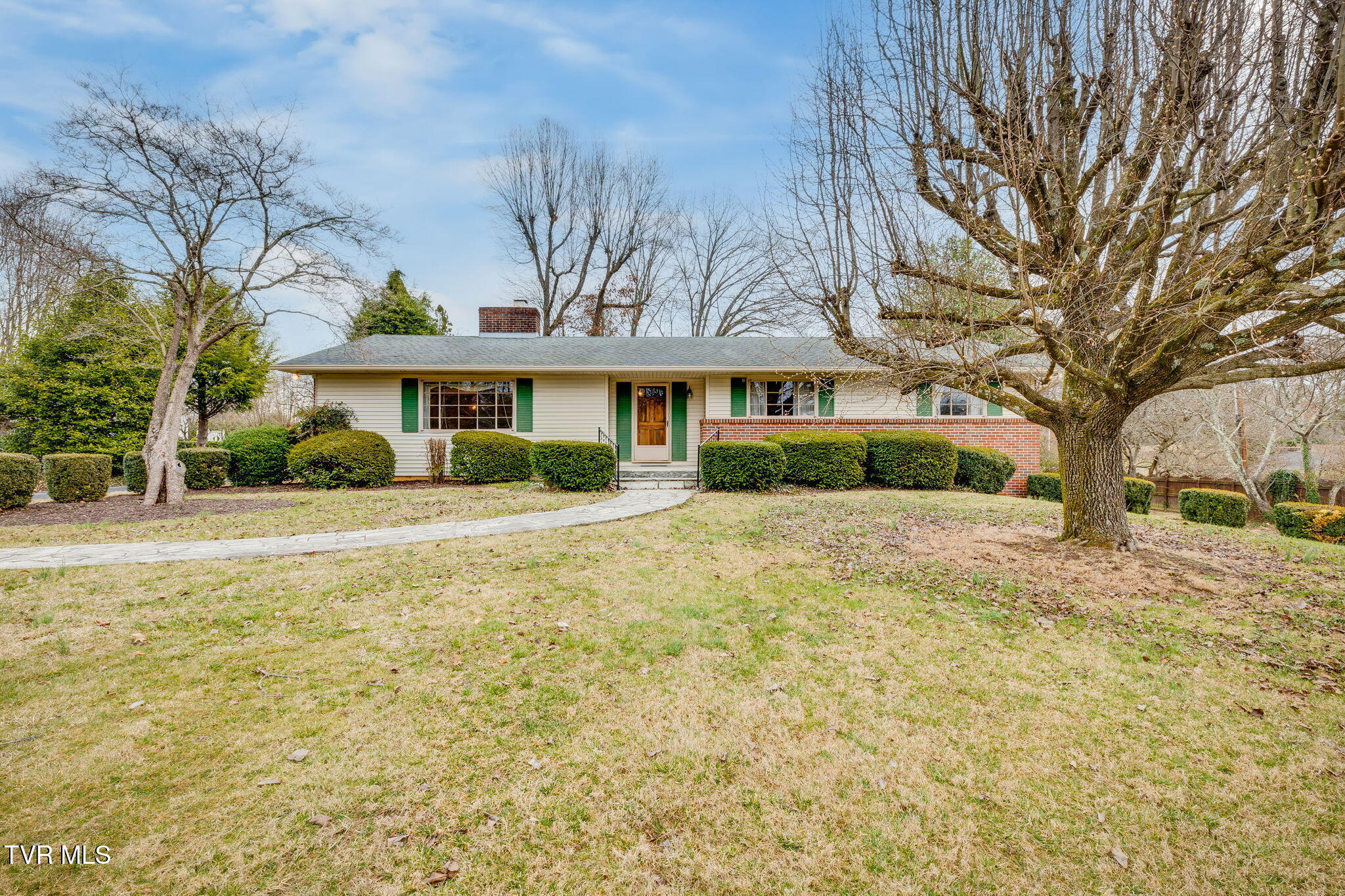 105 Knollwood Road Property Photo