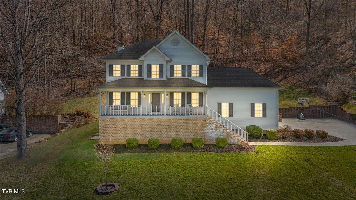 225 Regency Drive Property Photo 2