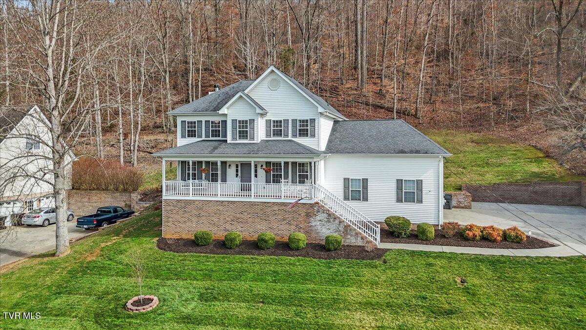 225 Regency Drive Property Photo 3
