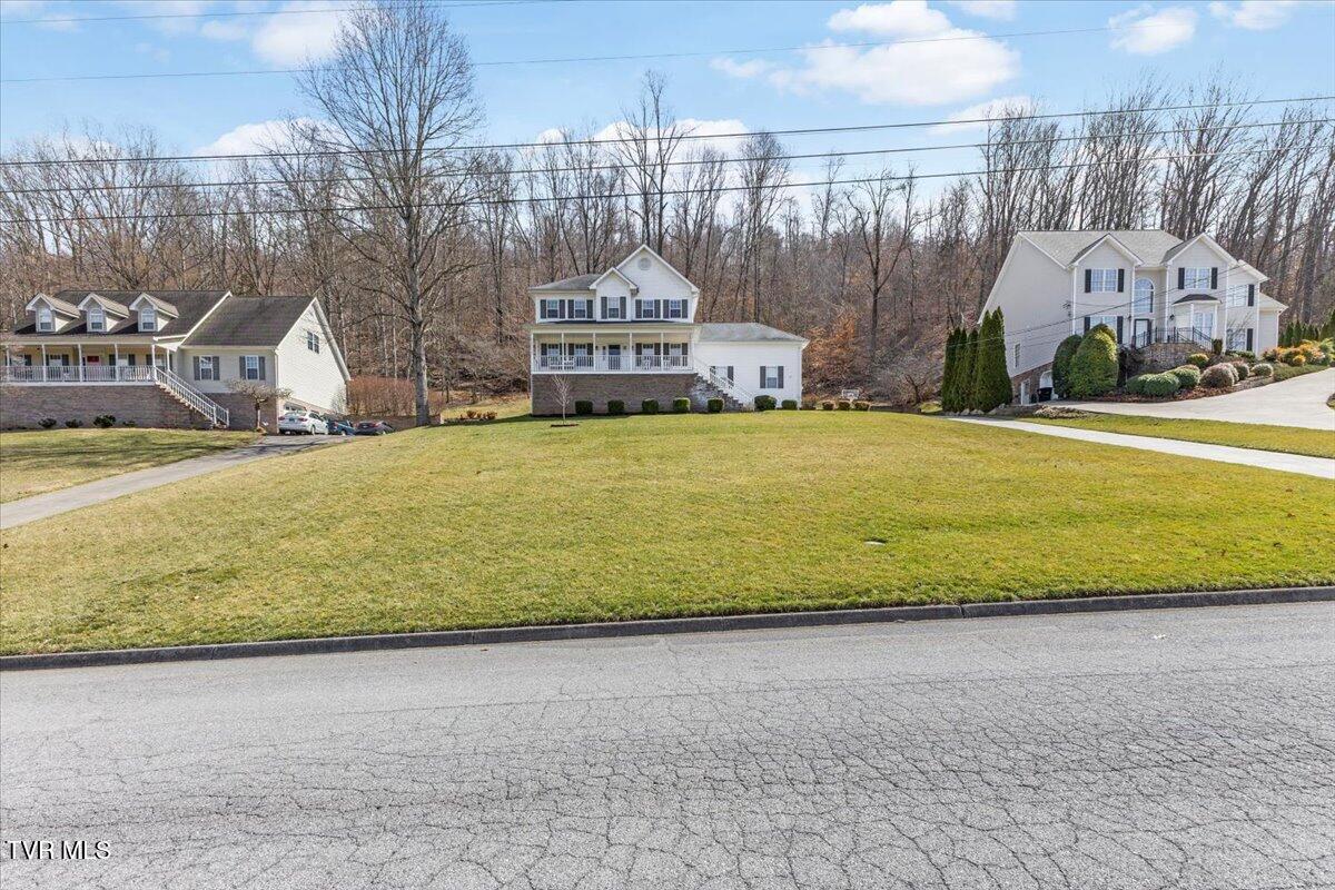 225 Regency Drive Property Photo 4