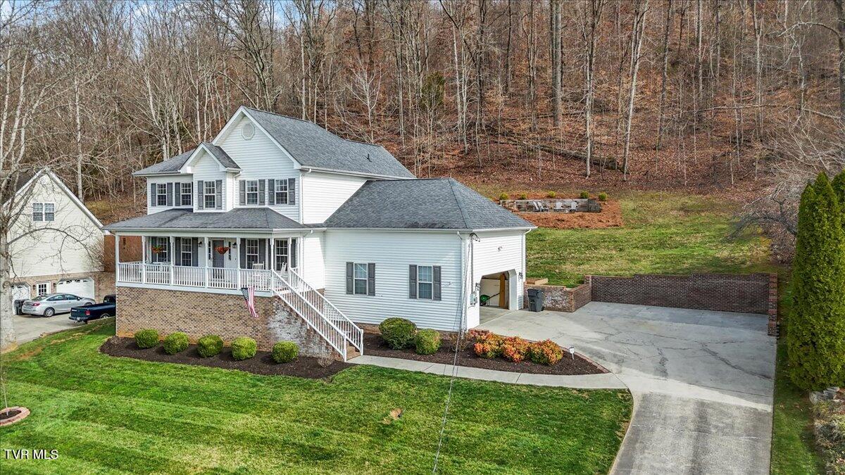 225 Regency Drive Property Photo 8