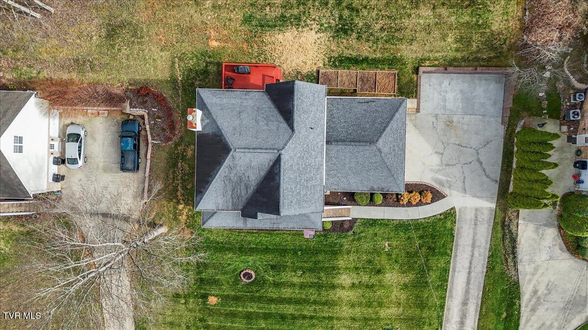 225 Regency Drive Property Photo 10