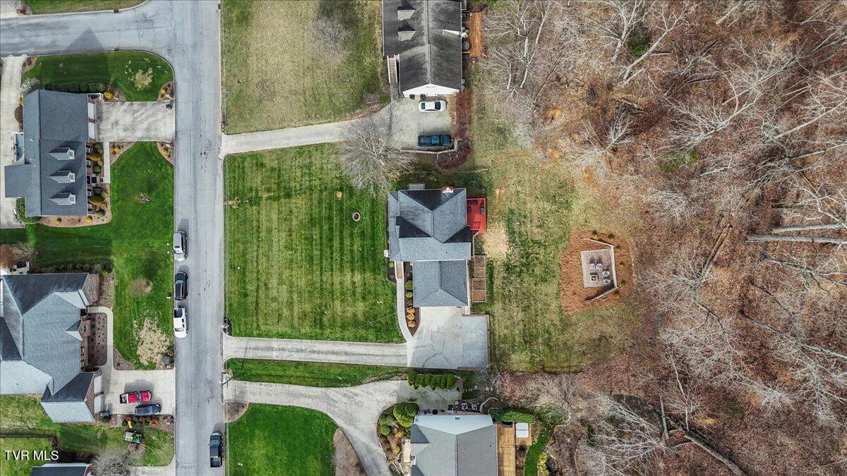 225 Regency Drive Property Photo 11