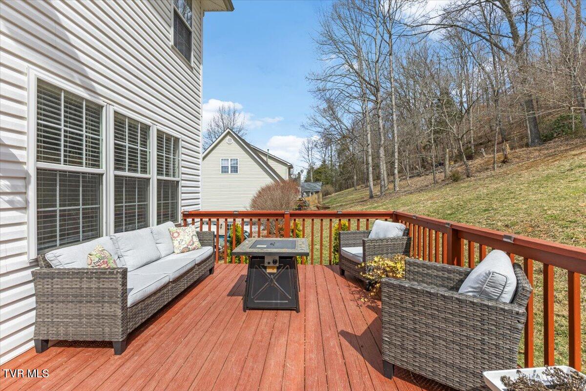 225 Regency Drive Property Photo 22