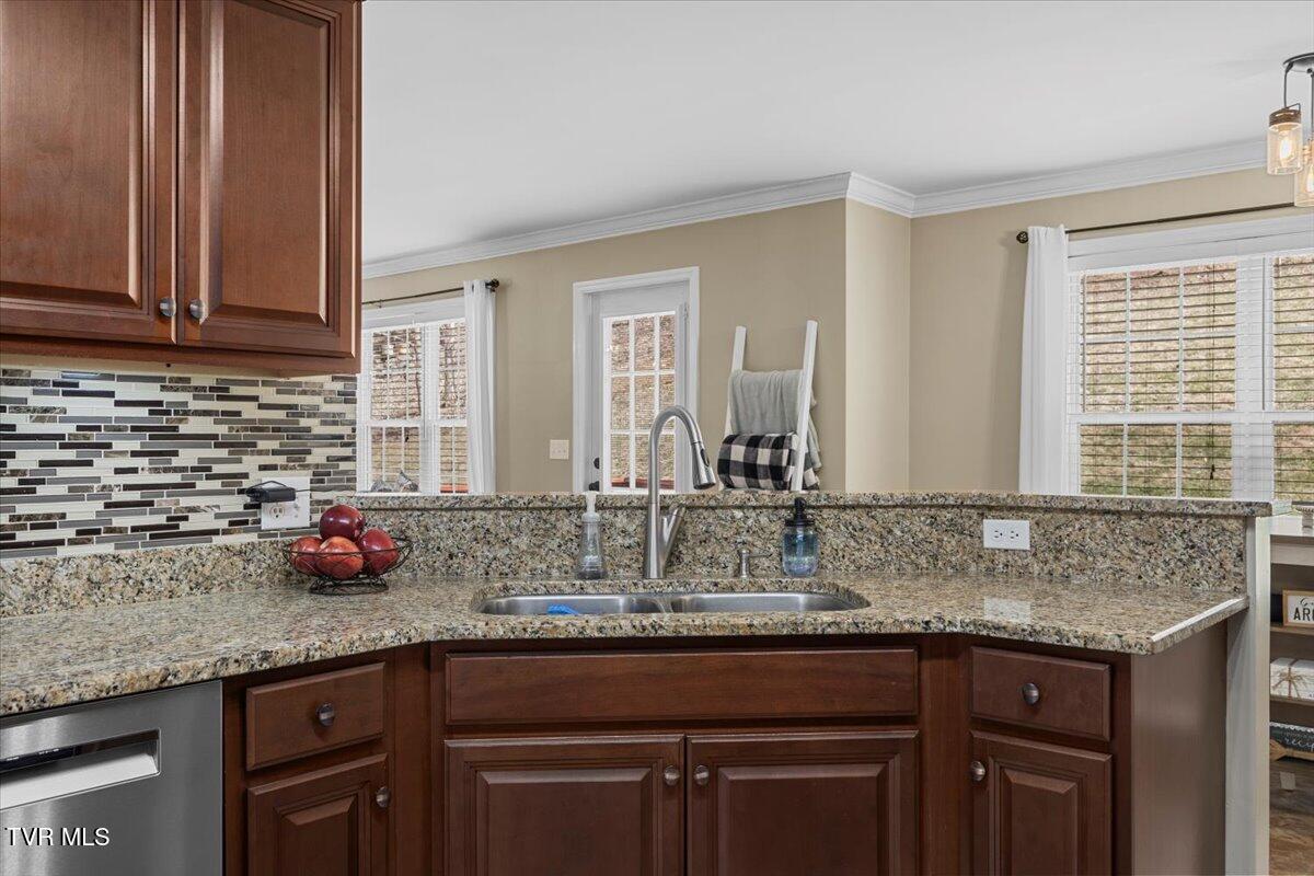 225 Regency Drive Property Photo 33
