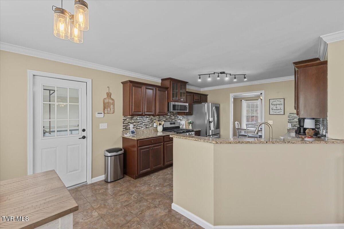 225 Regency Drive Property Photo 34