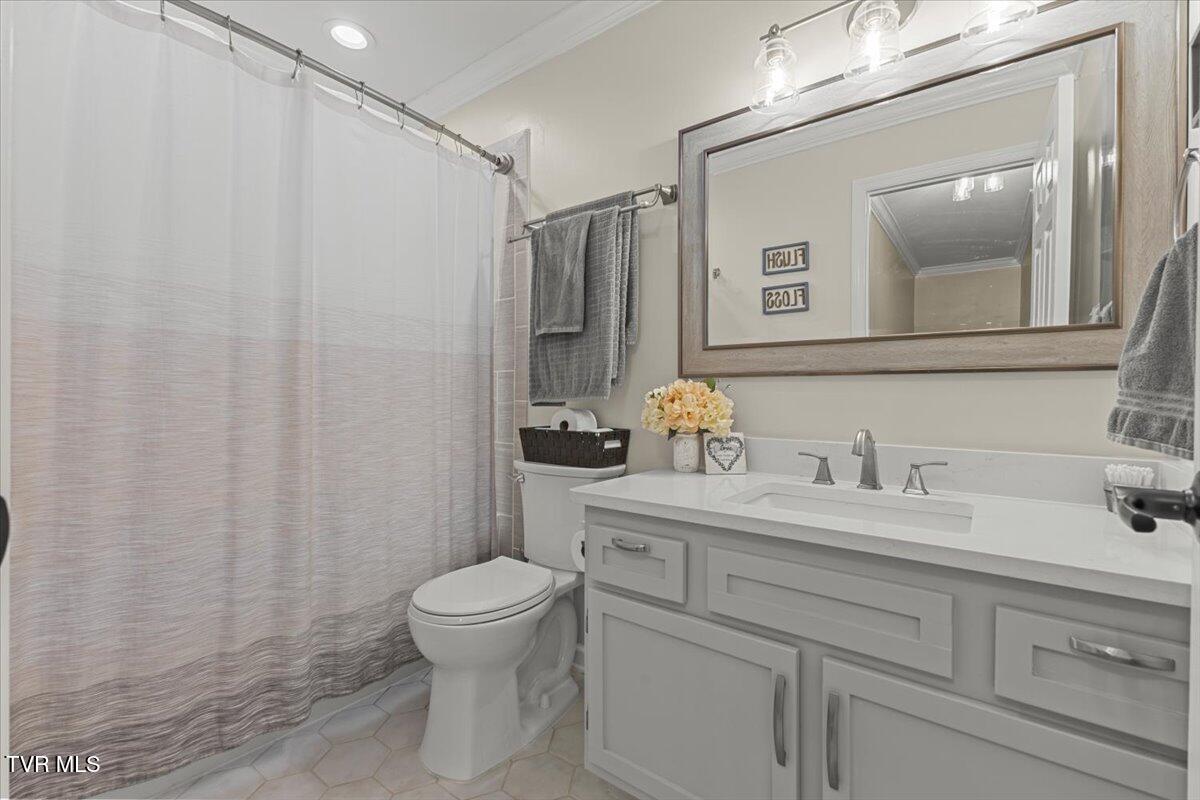 225 Regency Drive Property Photo 54