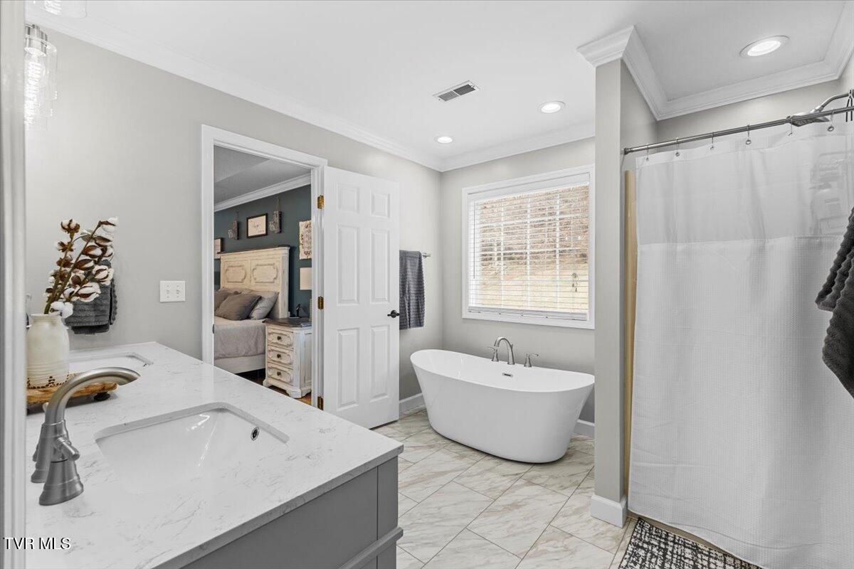 225 Regency Drive Property Photo 59