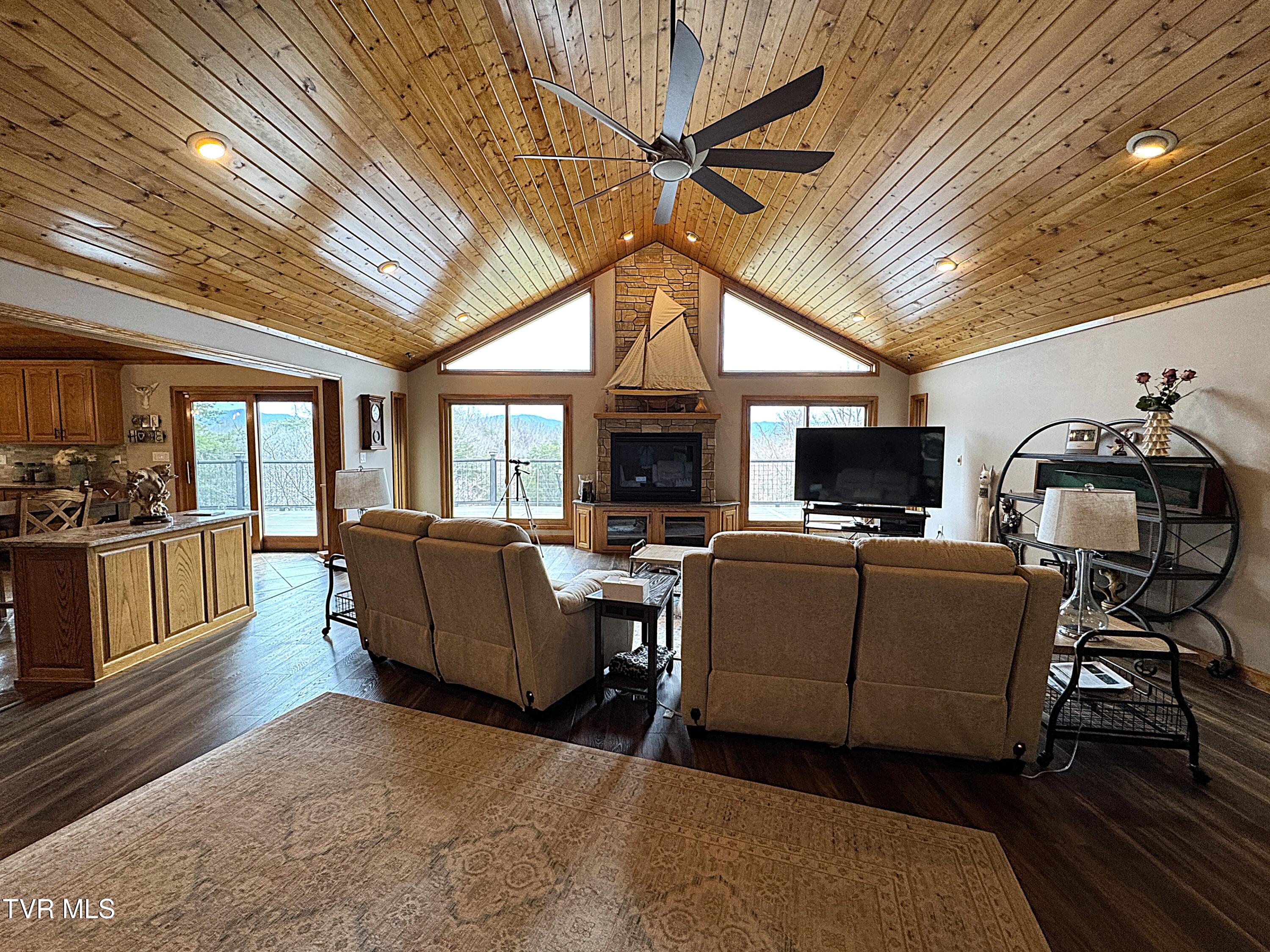 792 Edenwood Way Property Photo 11