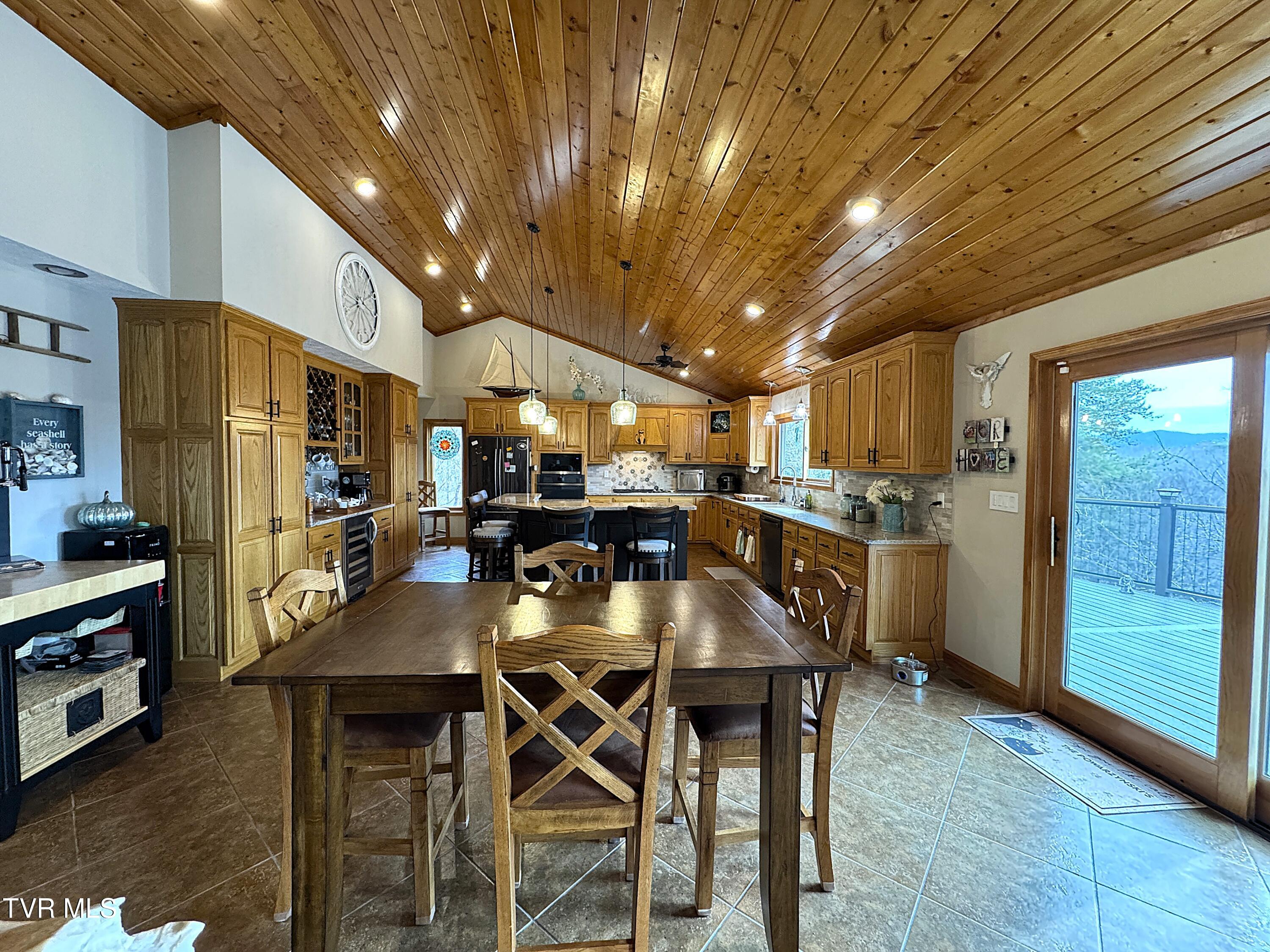 792 Edenwood Way Property Photo 15