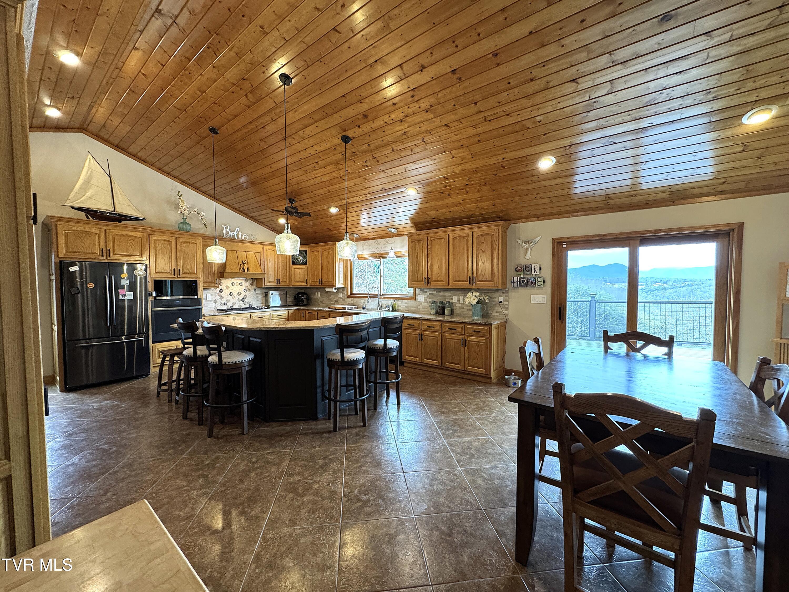 792 Edenwood Way Property Photo 18