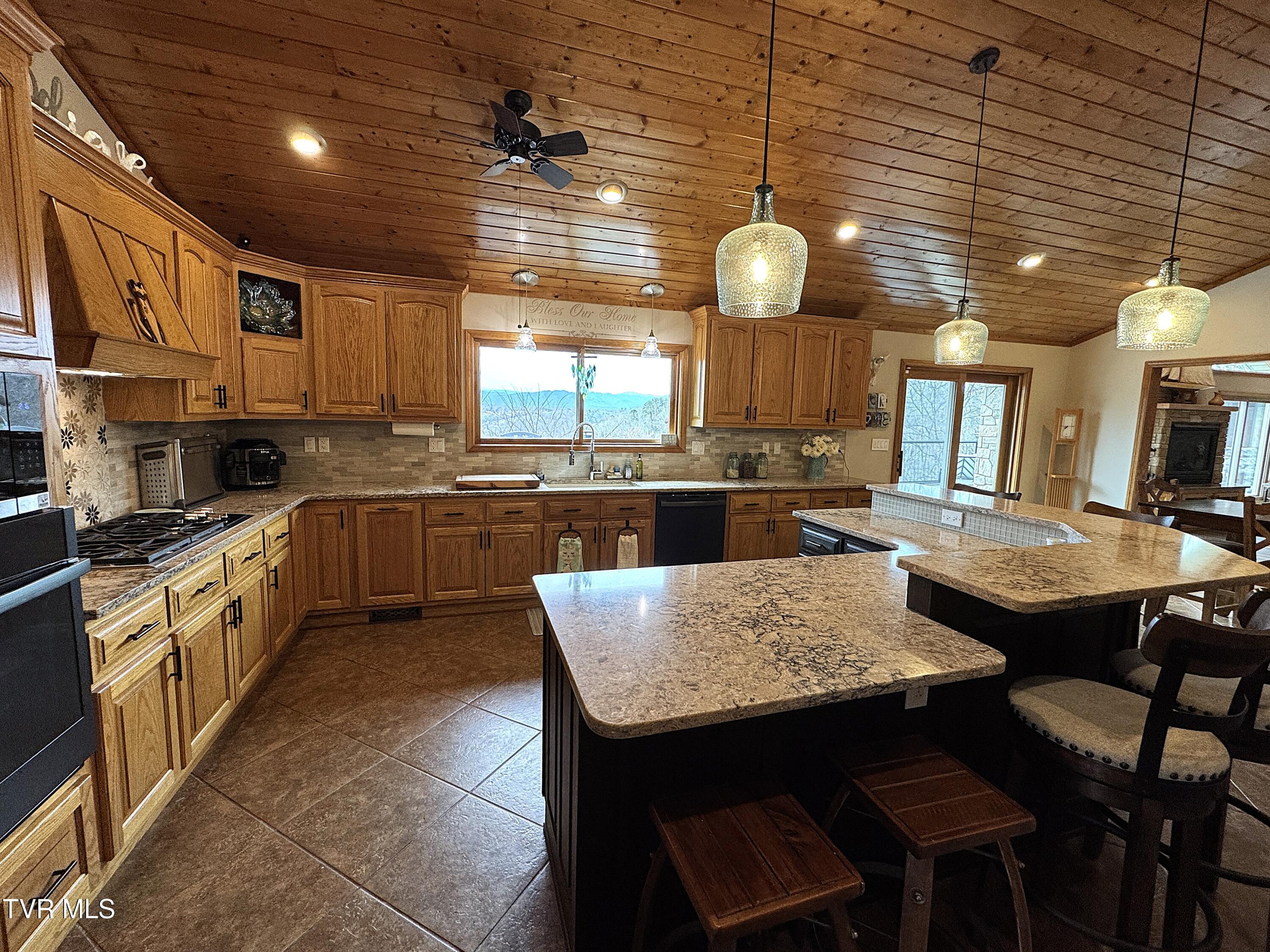 792 Edenwood Way Property Photo 22