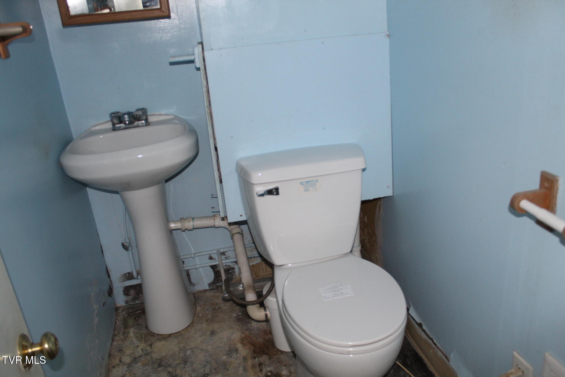 1608 East Unaka Avenue Property Photo 14