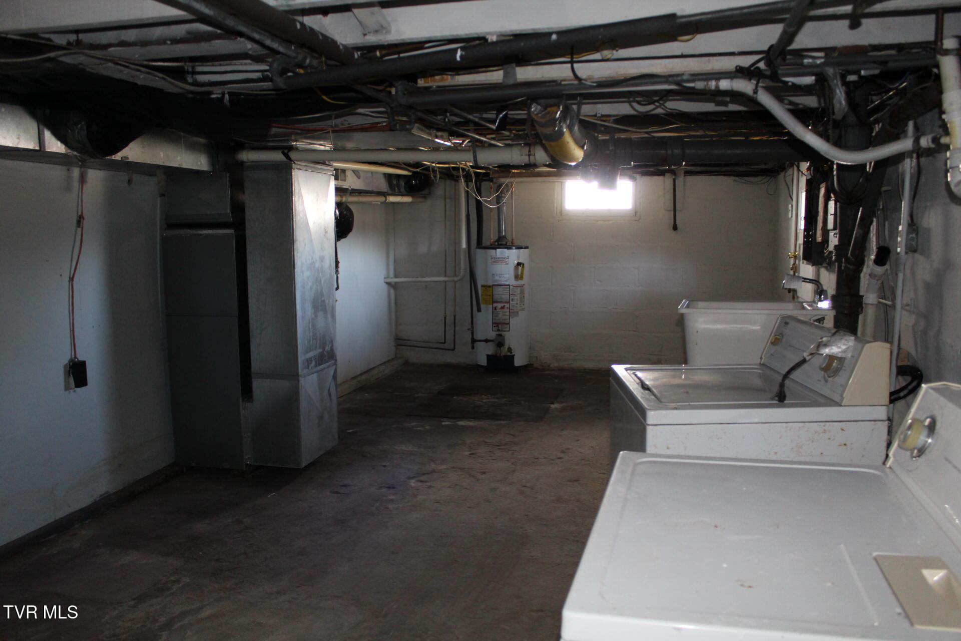 1608 East Unaka Avenue Property Photo 16