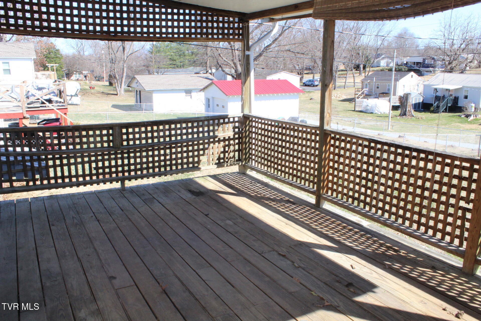 1608 East Unaka Avenue Property Photo 21