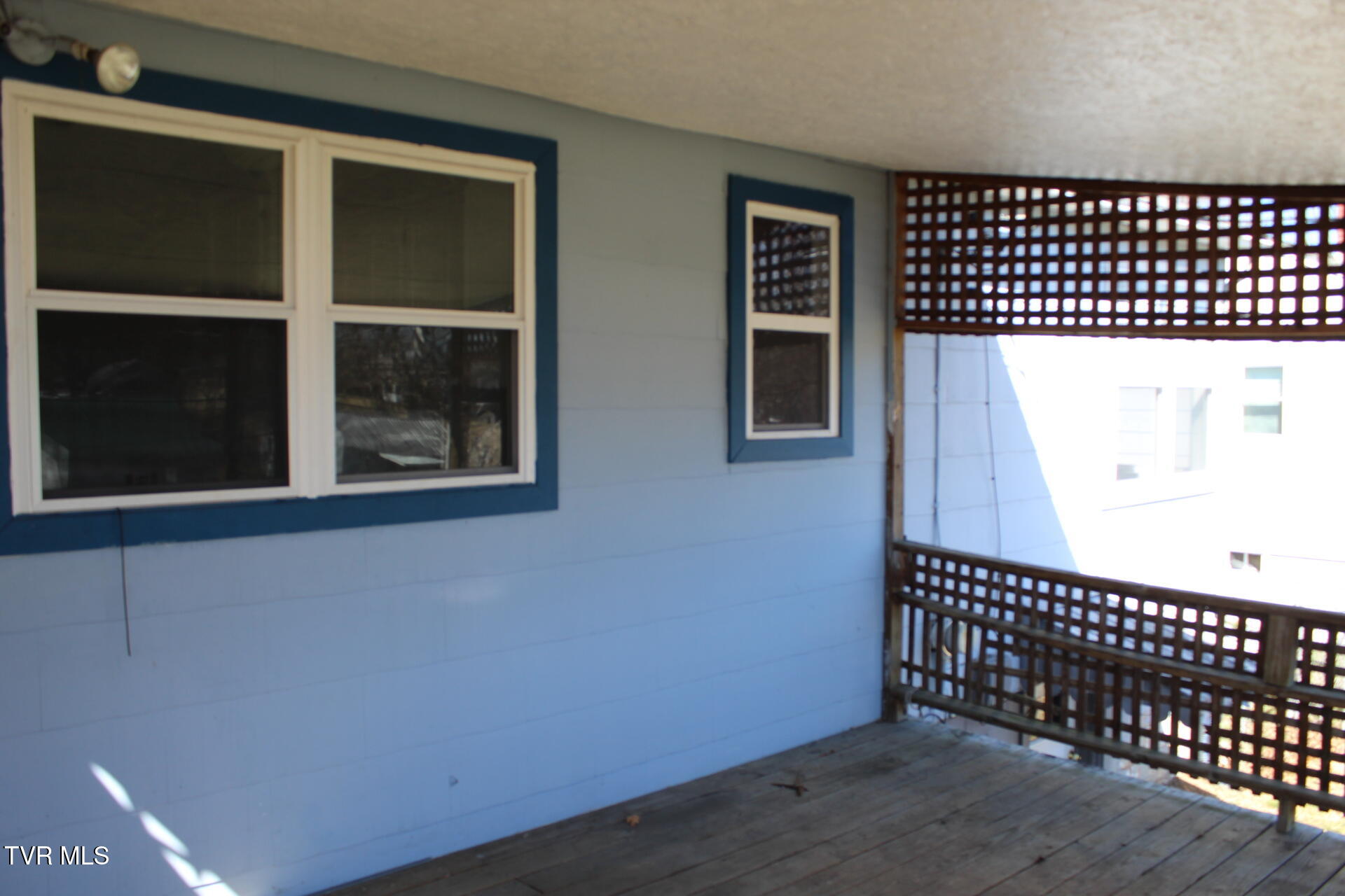 1608 East Unaka Avenue Property Photo 22