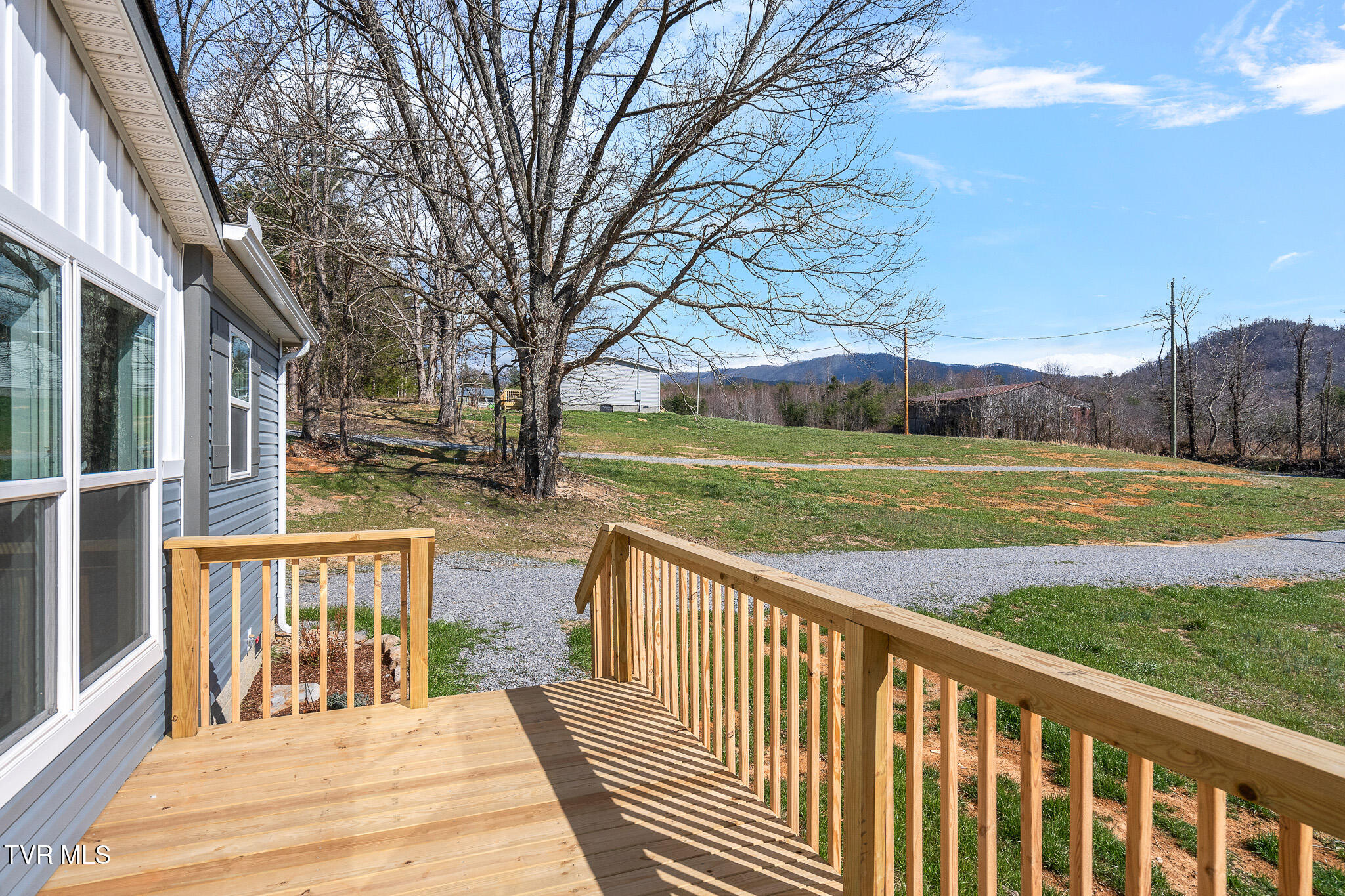 475 Piney Grove Road Property Photo 2