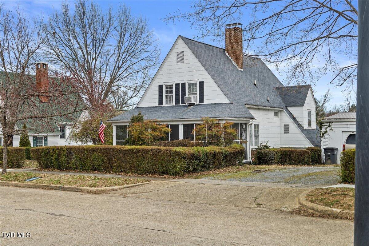 706 Yadkin Street Property Photo