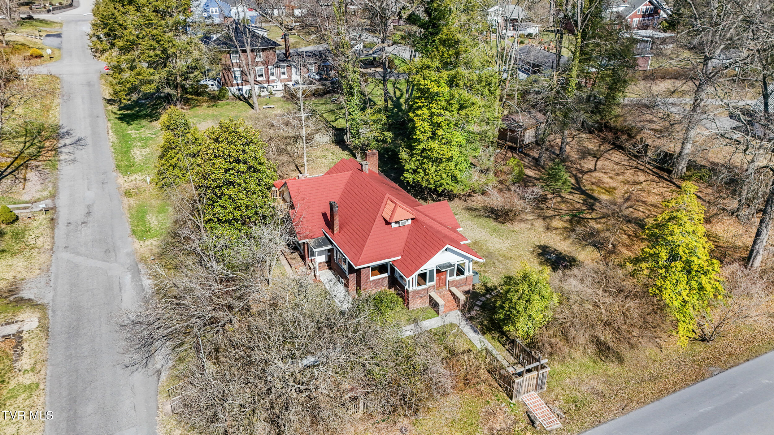 17 West Wyandotte Avenue Property Photo