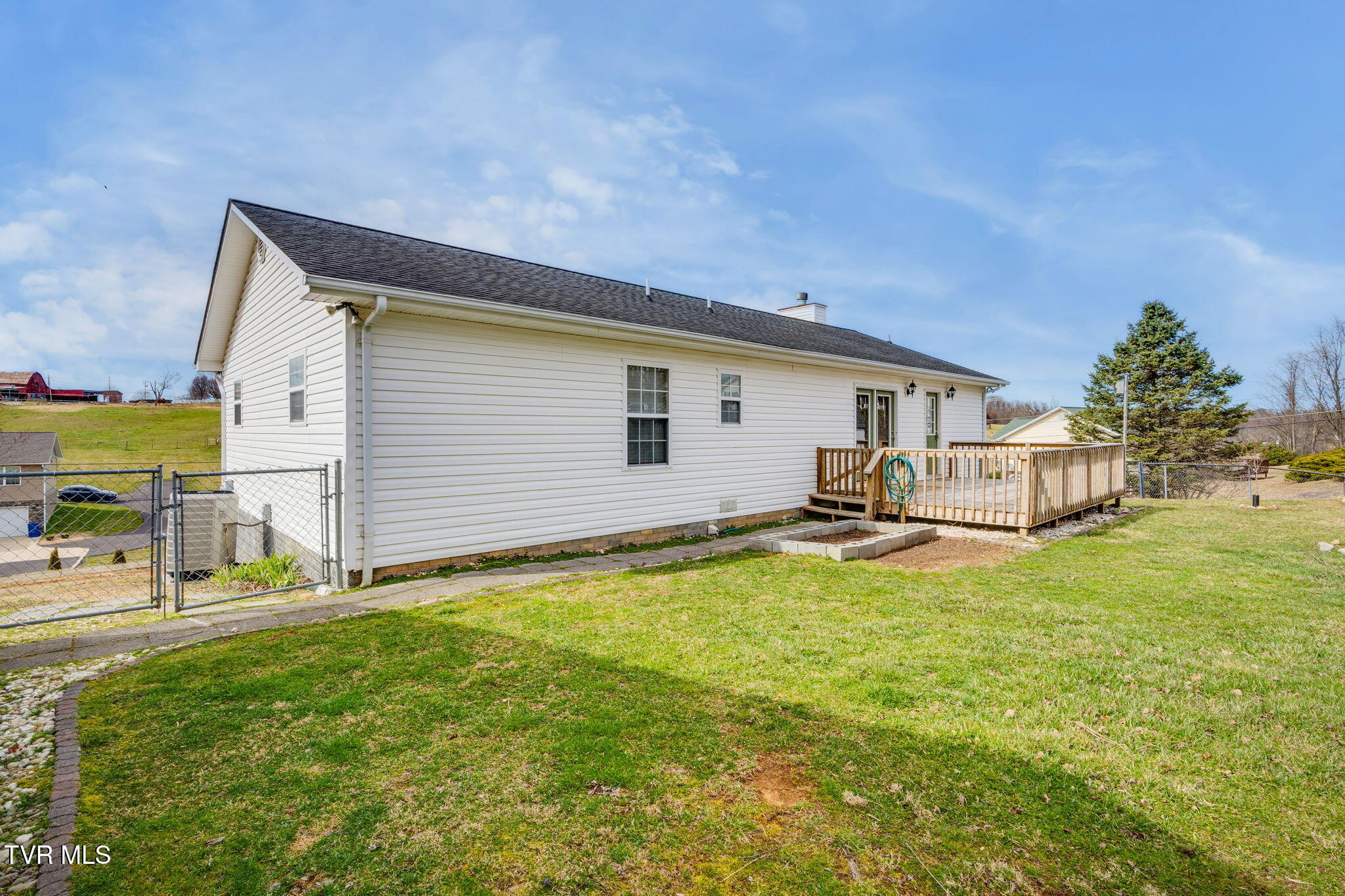 136 Stage Road Property Photo 32