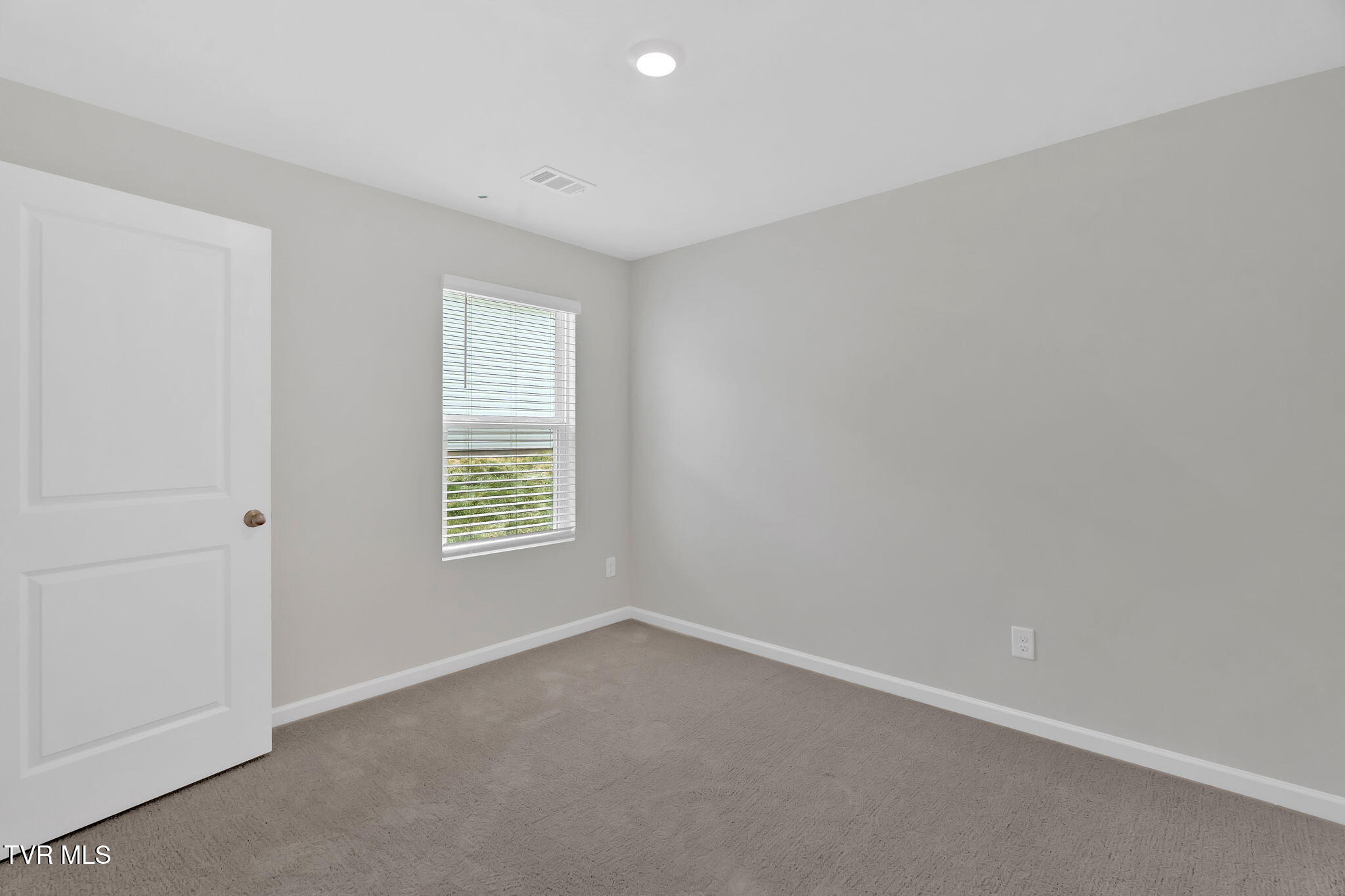 376 Arrowhead Drive Property Photo 9