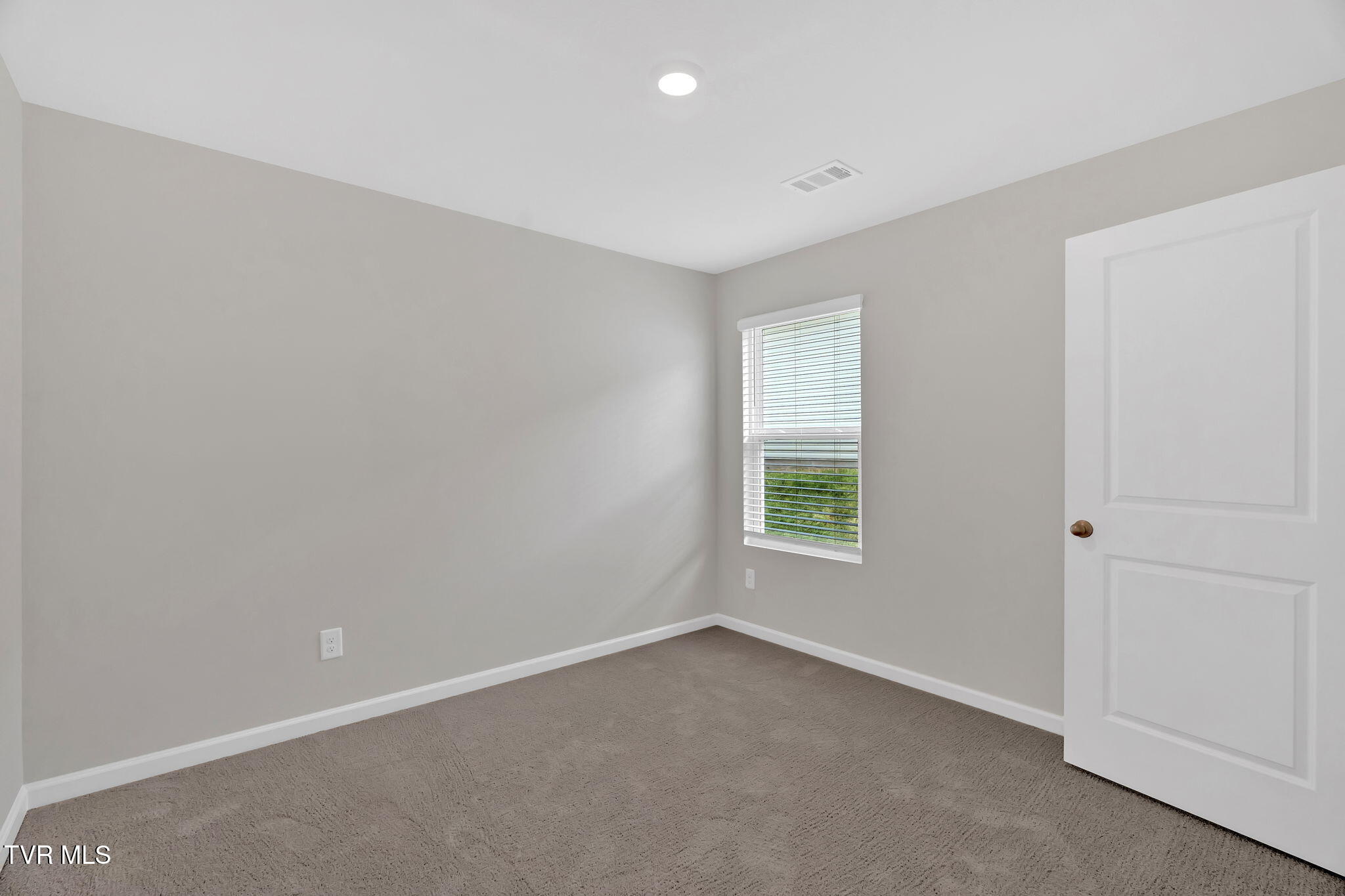 376 Arrowhead Drive Property Photo 11