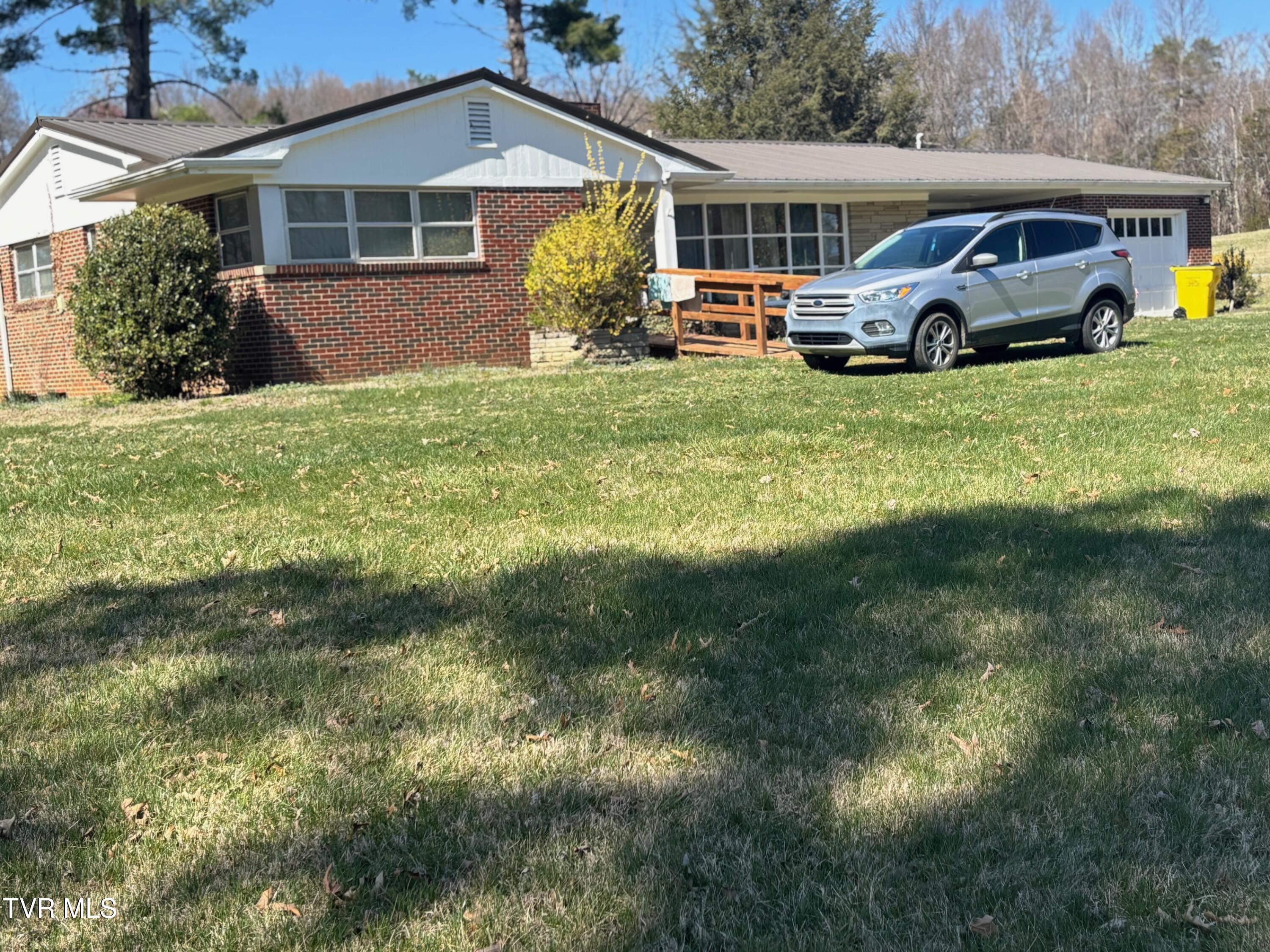 17505 Kingsport Highway Property Photo