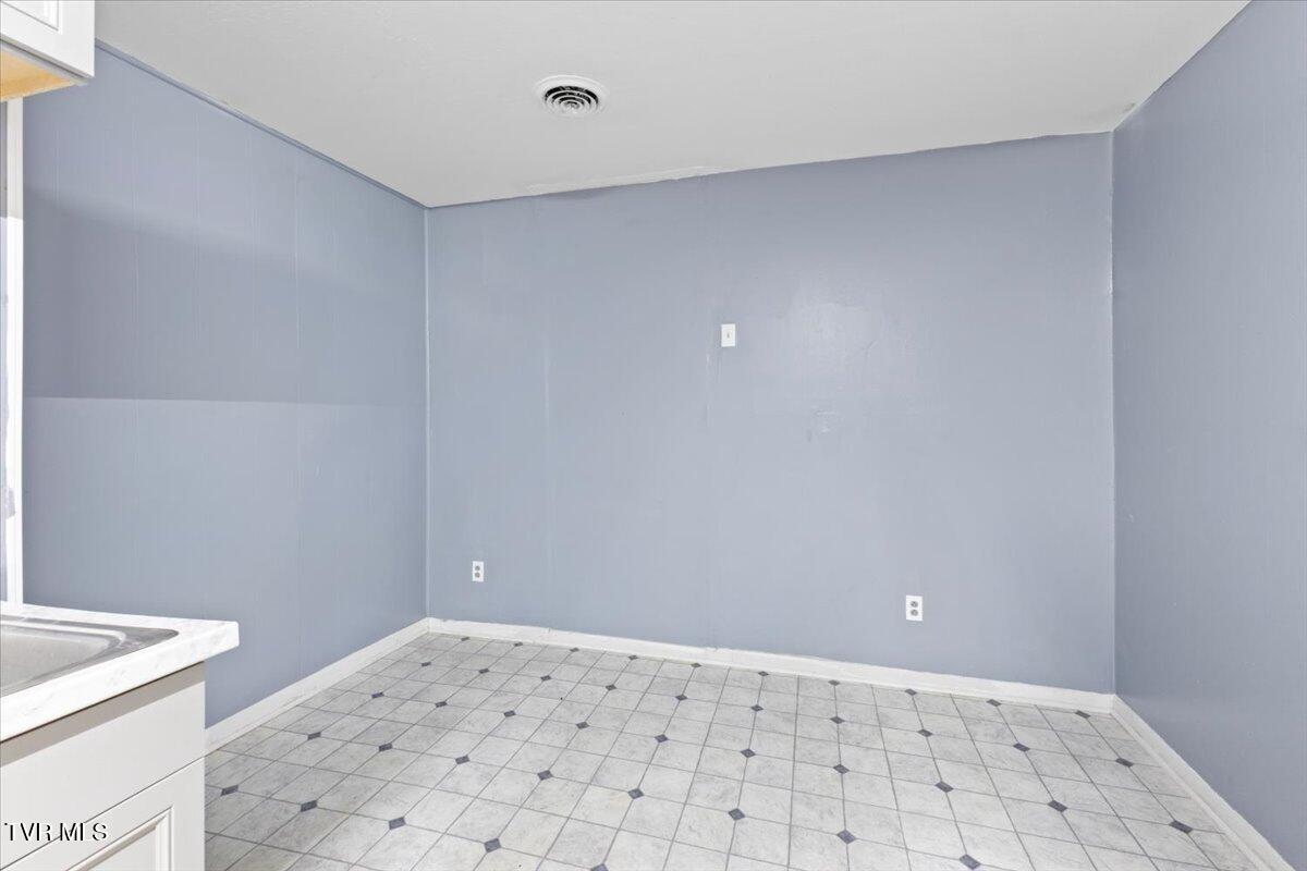 2728 East Center Street Property Photo 13