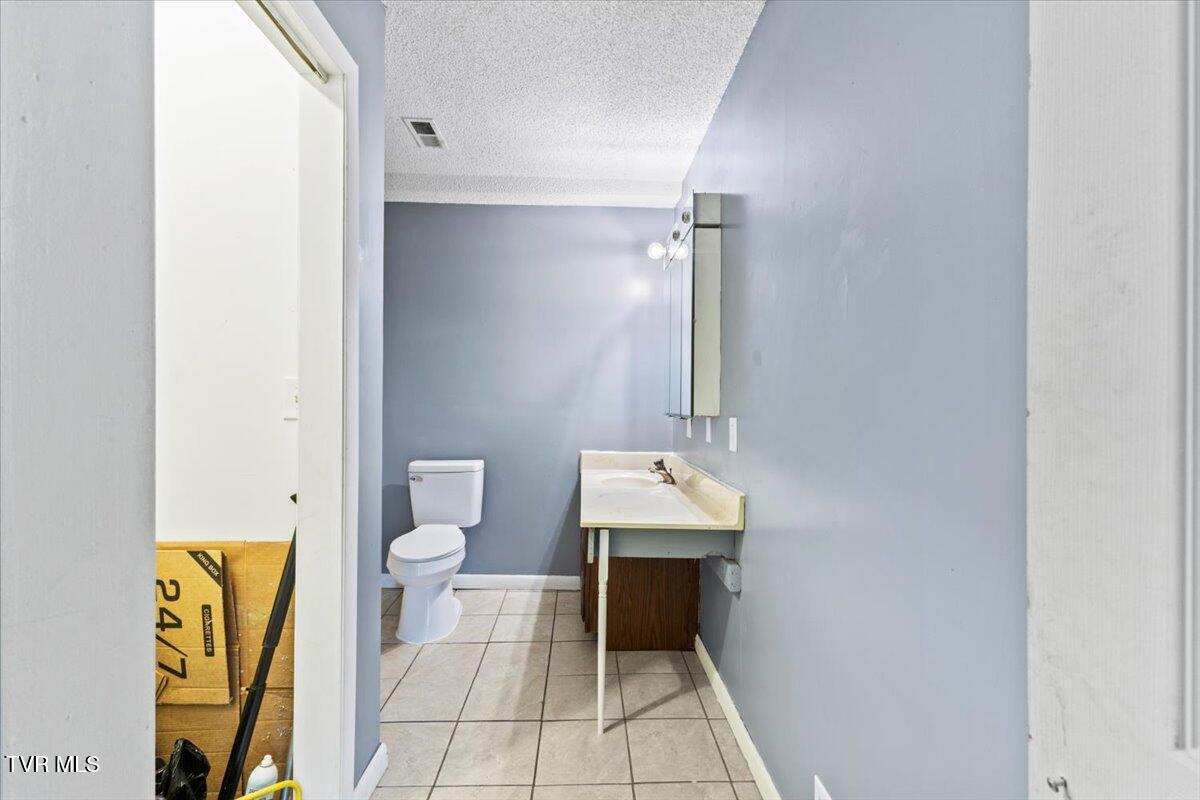 2728 East Center Street Property Photo 16