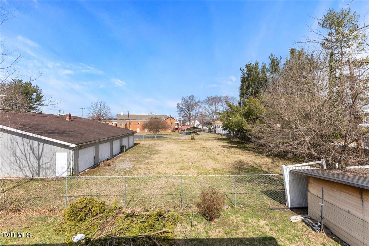 2728 East Center Street Property Photo 18
