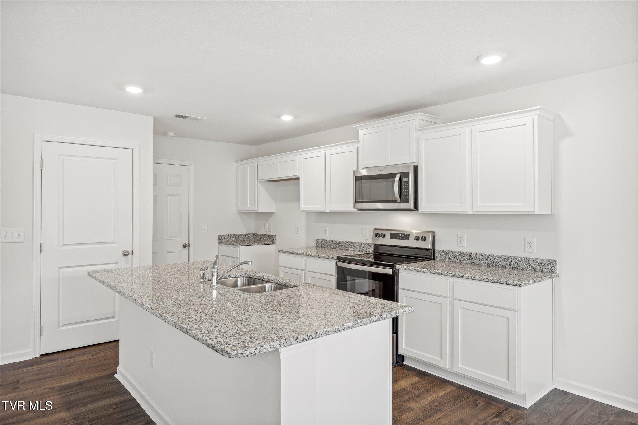 1125 Aspen Terrace Property Photo 6