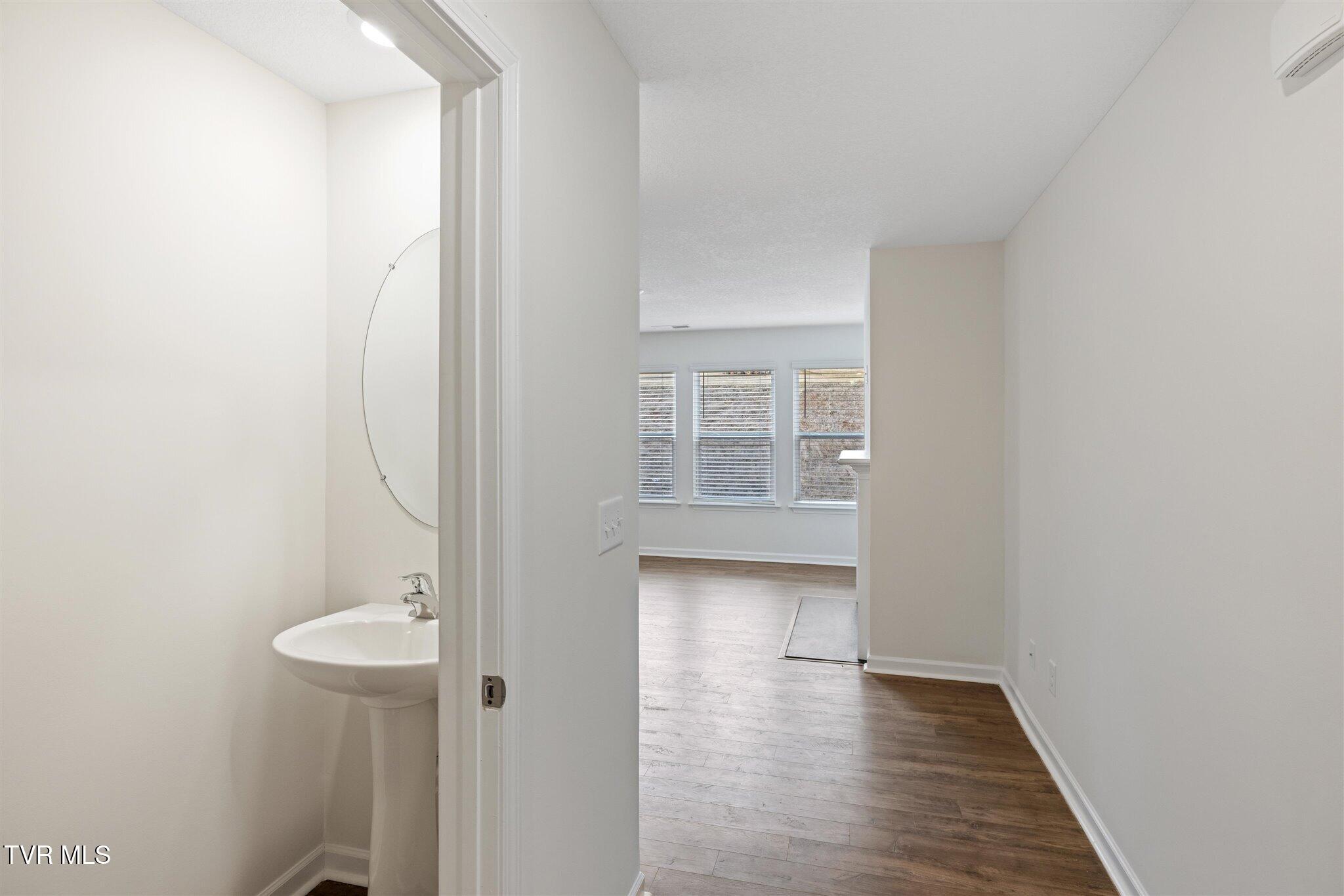 1119 Aspen Terrace Property Photo 5