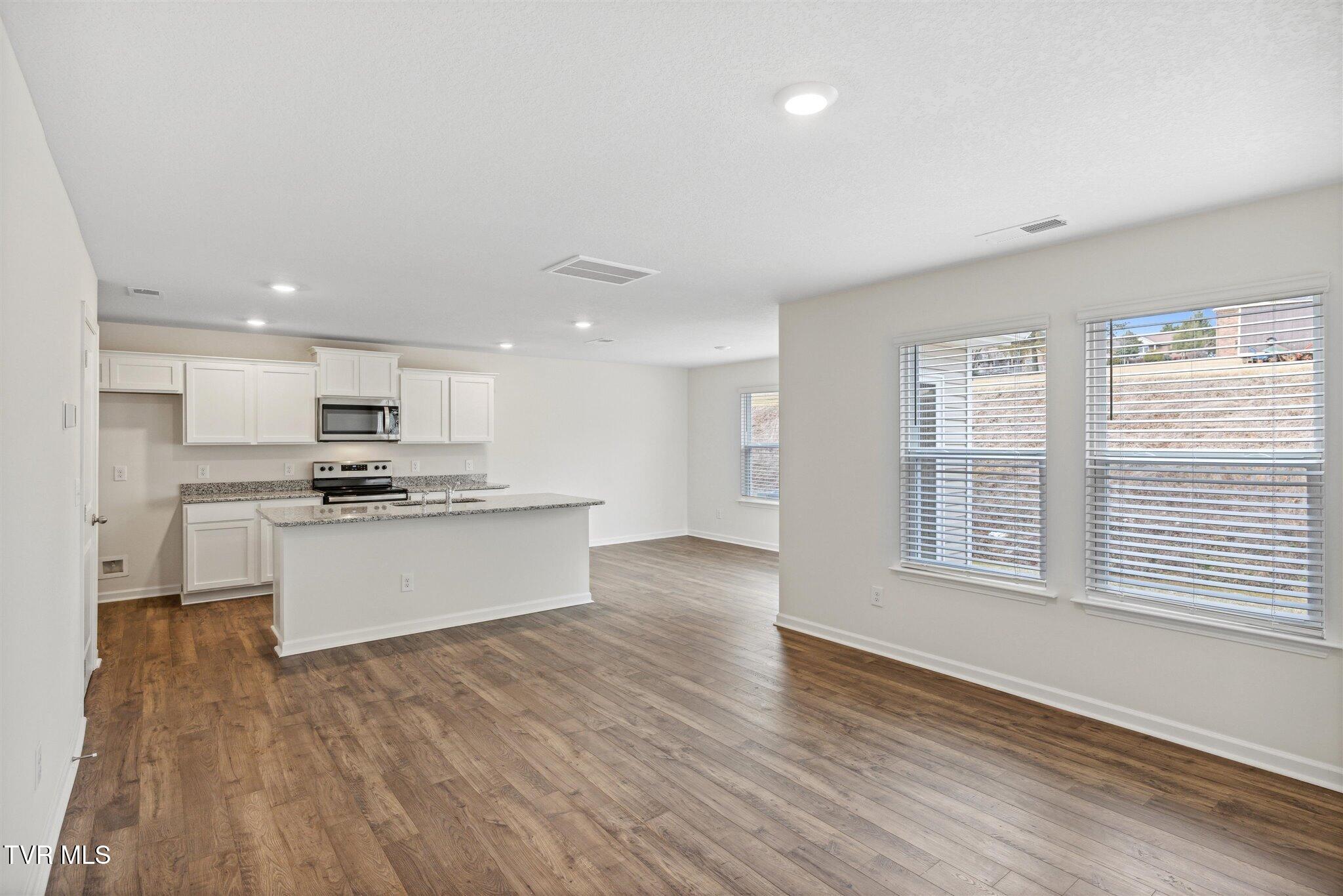 1119 Aspen Terrace Property Photo 6