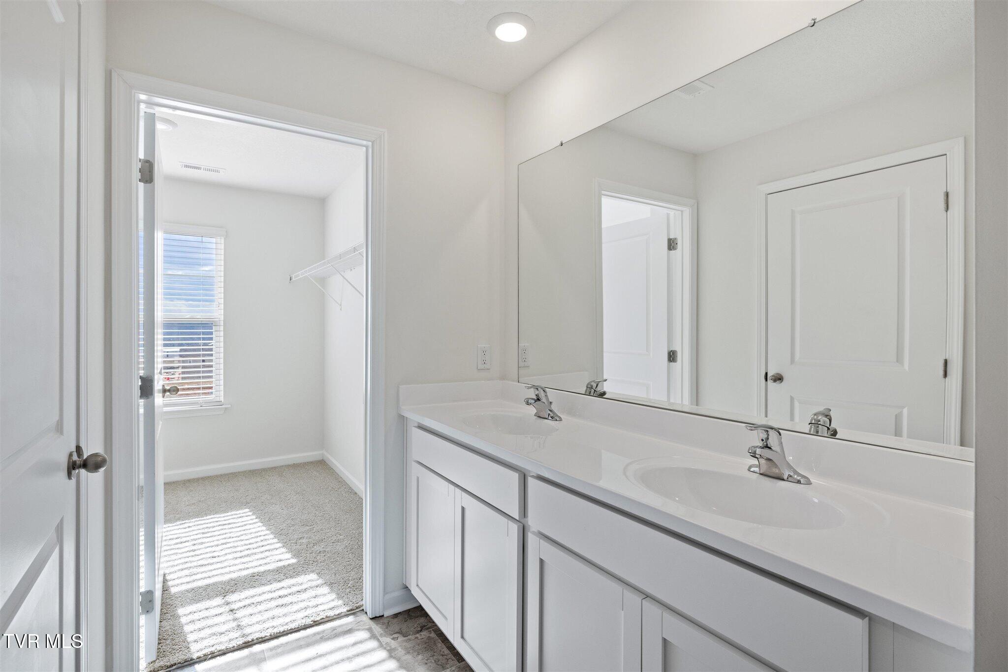 1119 Aspen Terrace Property Photo 15