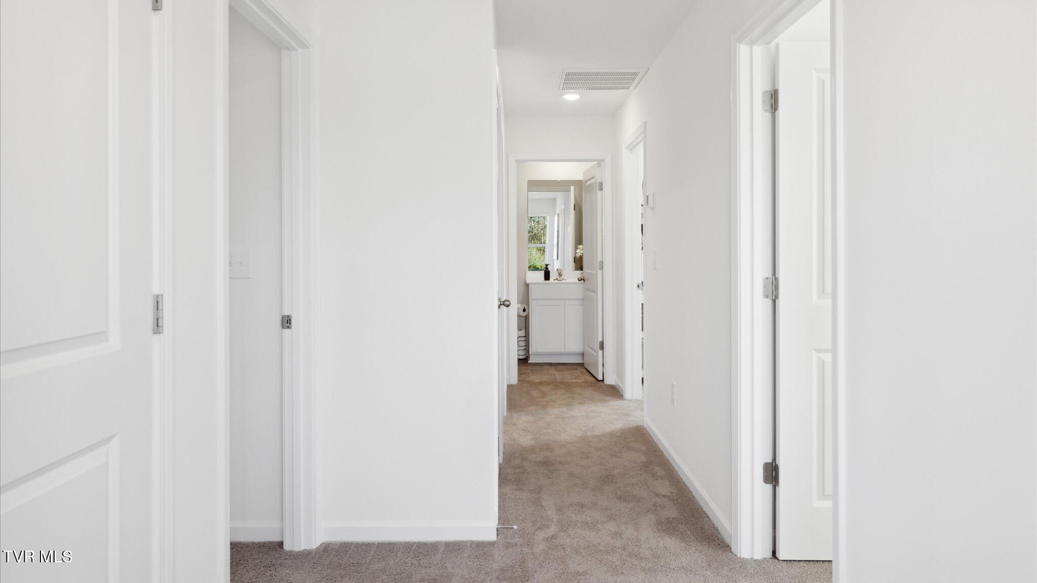 1121 Aspen Terrace Property Photo 12